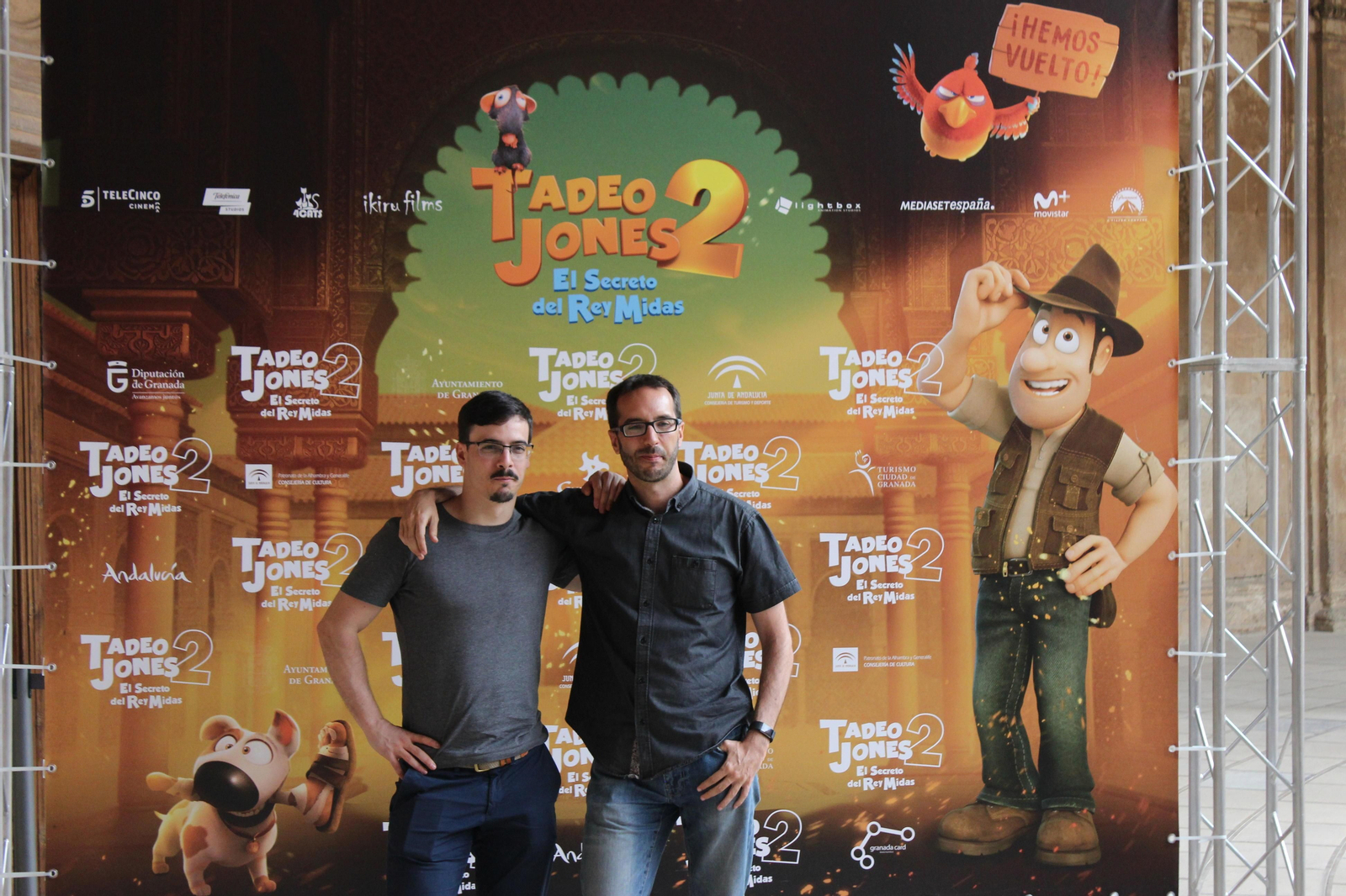 David Alonso y Enrique Gato posando en una fotografía promocional de la película.