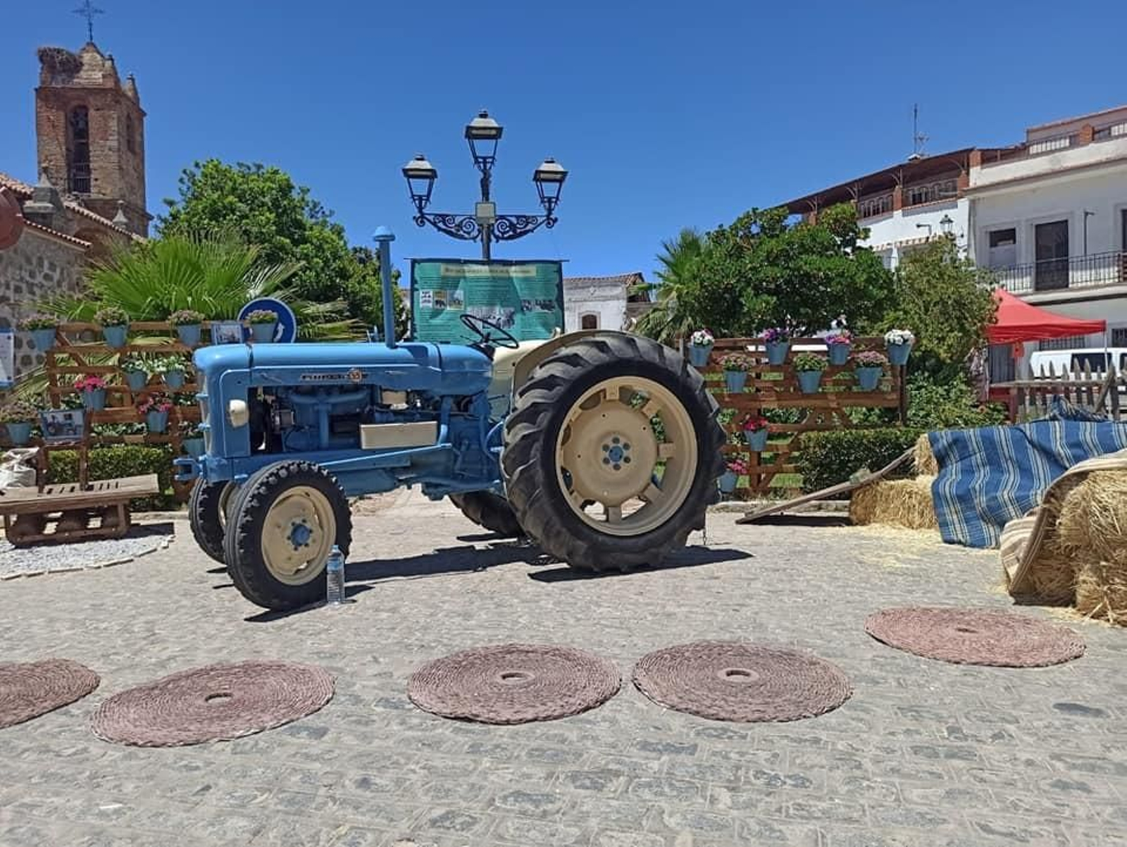 Así de bonitas lucen las calles de Villanueva del Duque con motivo de su XVII Feria de Turismo