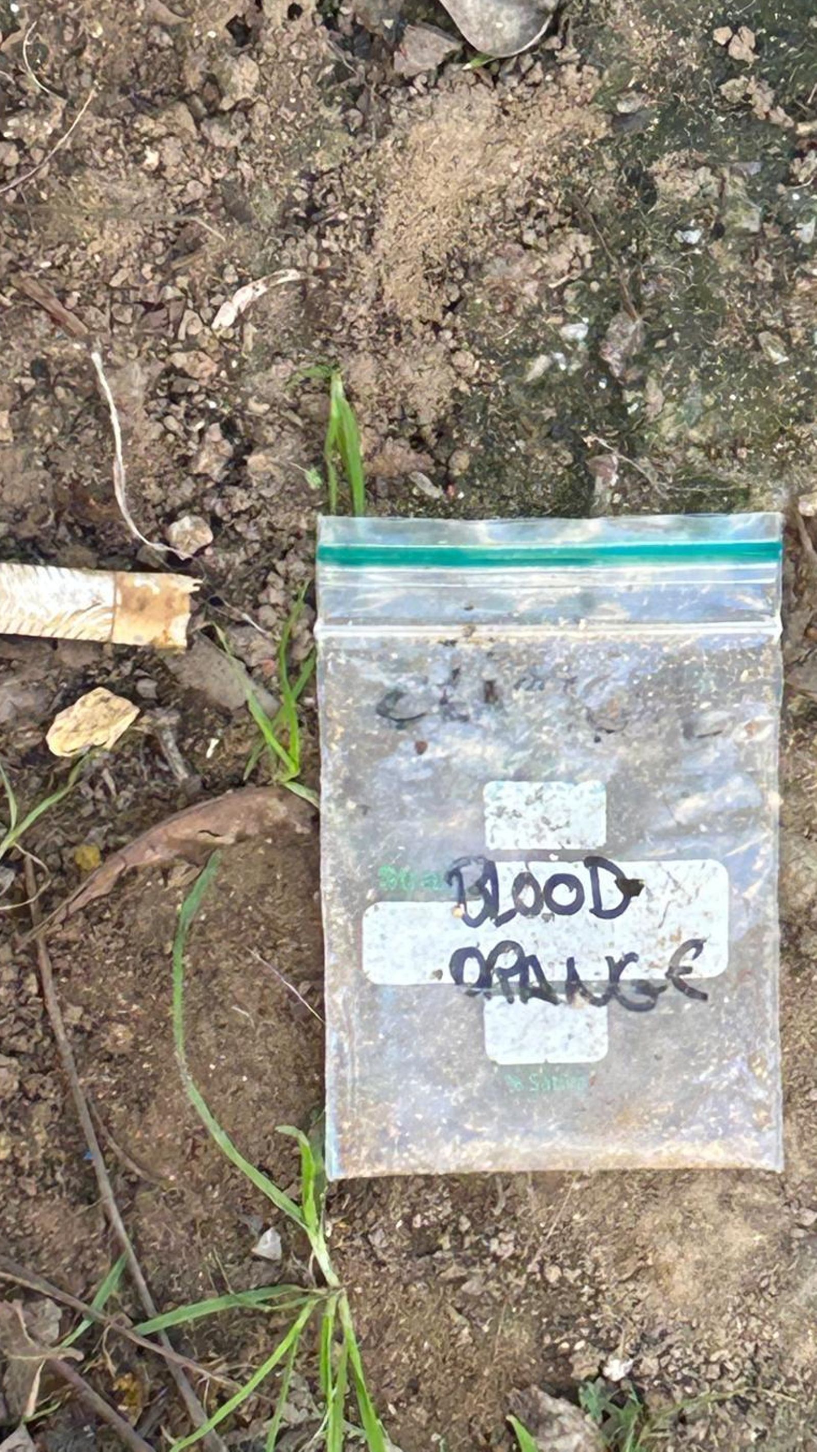 Los vecinos denuncian restos de sustancias en la Plaza de las Mercedarias