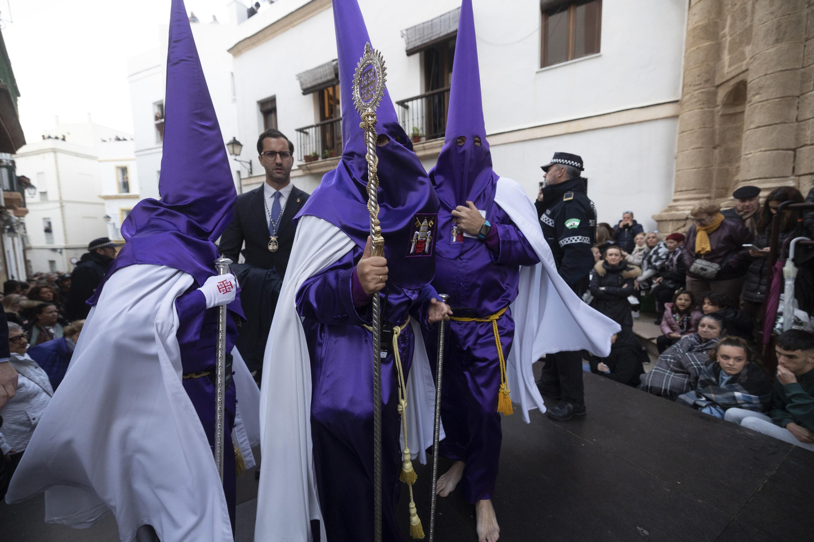 Las imágenes de la cofradía del Nazareno  este Jueves Santo en la Semana Santa de Cádiz de 2024