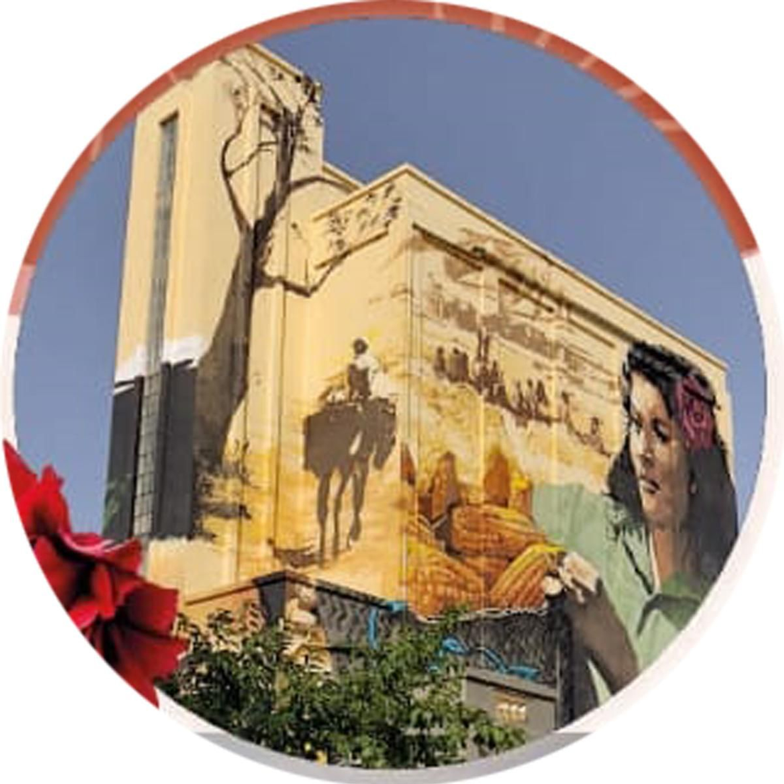 El Silo de Padul con el mural del Niño de las Pinturas.