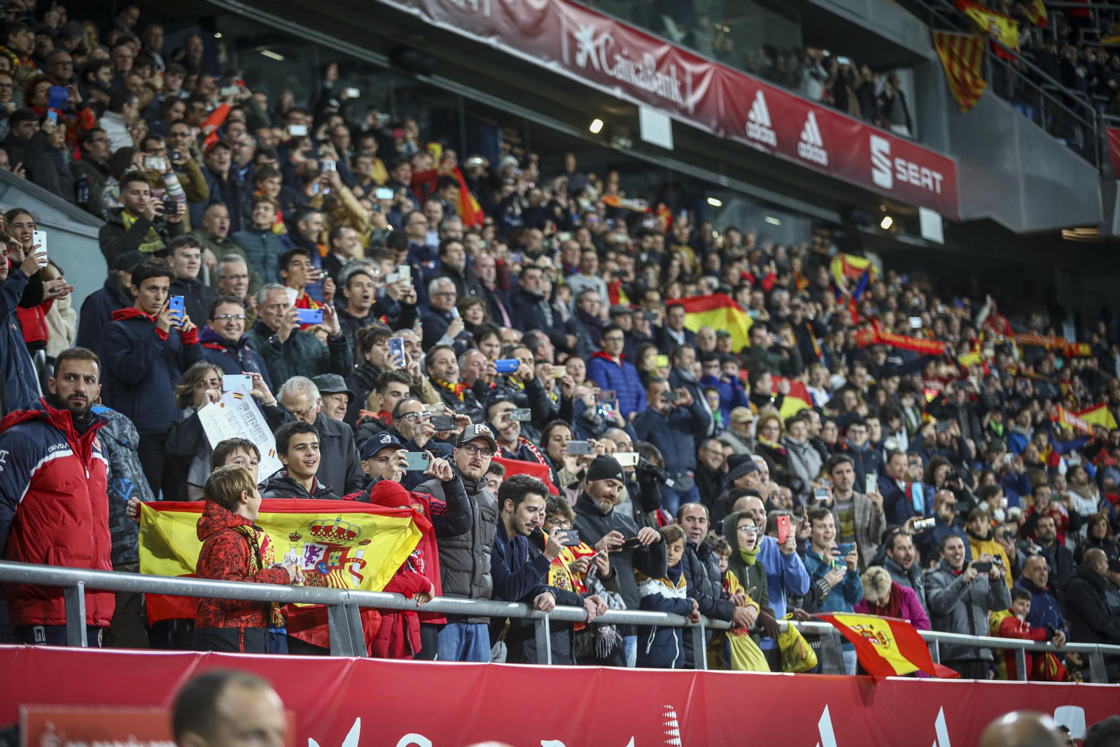 Las imágenes del España-Malta en Cádiz