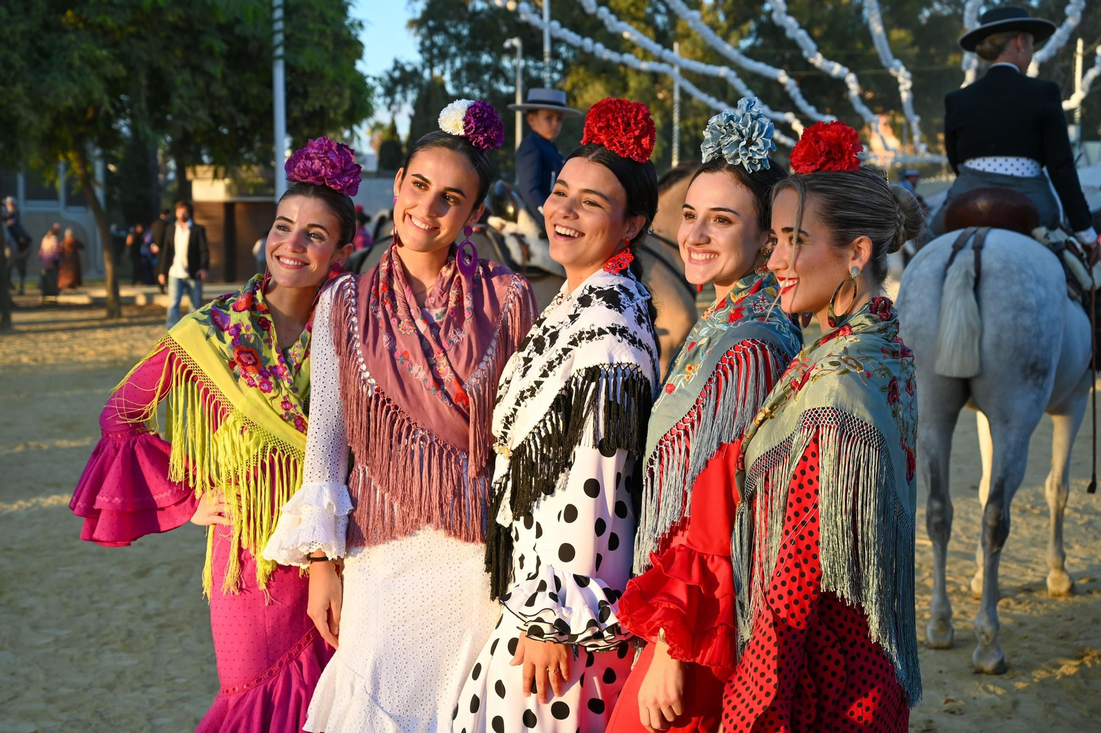 Imágenes del ambiente nocturno del 11 de octubre en la Feria del Caballo 2025