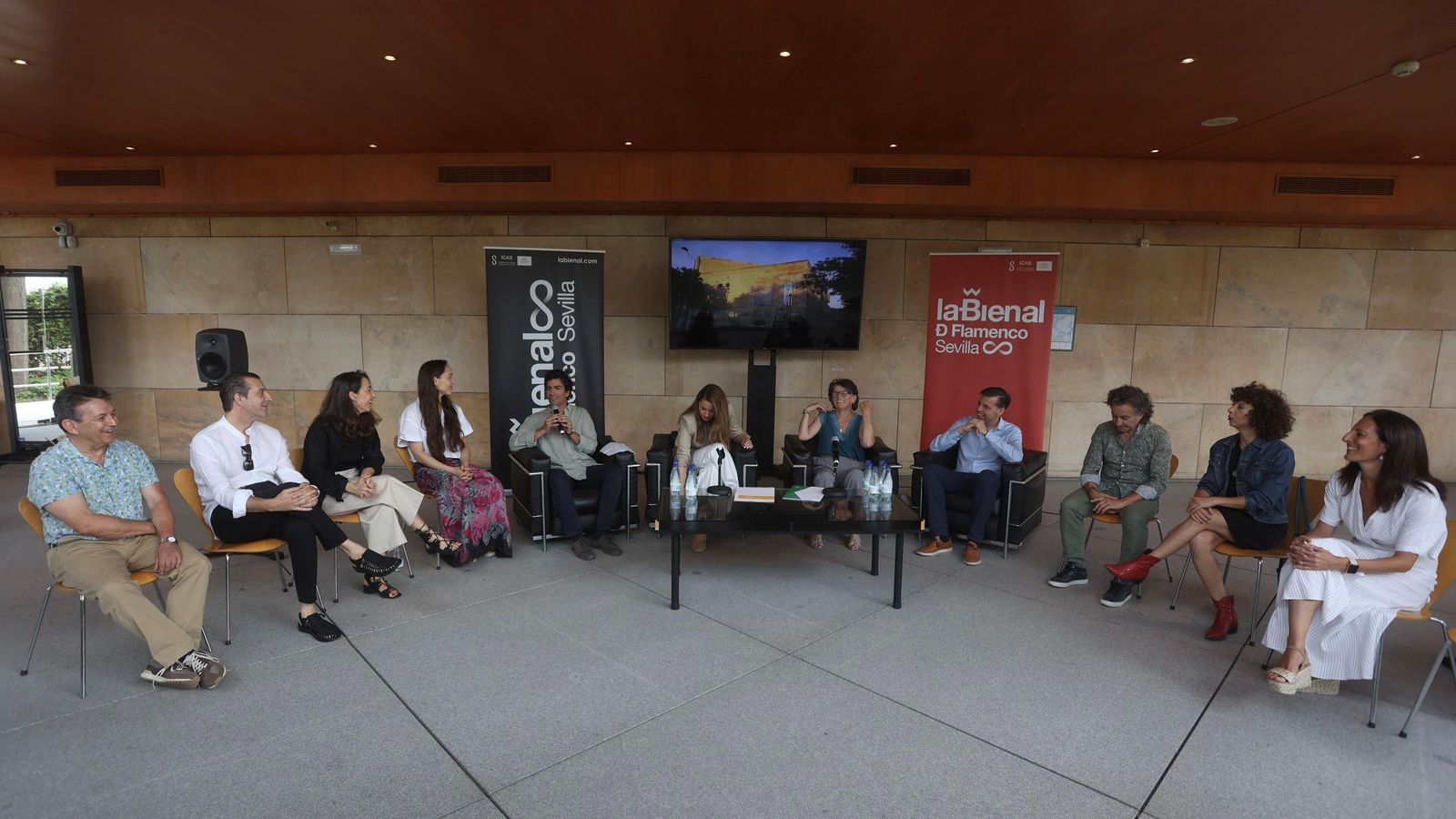 Rueda de prensa en el Teatro Central.
