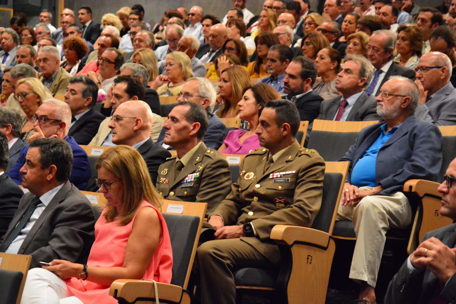 Las imágenes del ministro Alfonso Dastis en el Foro Joly