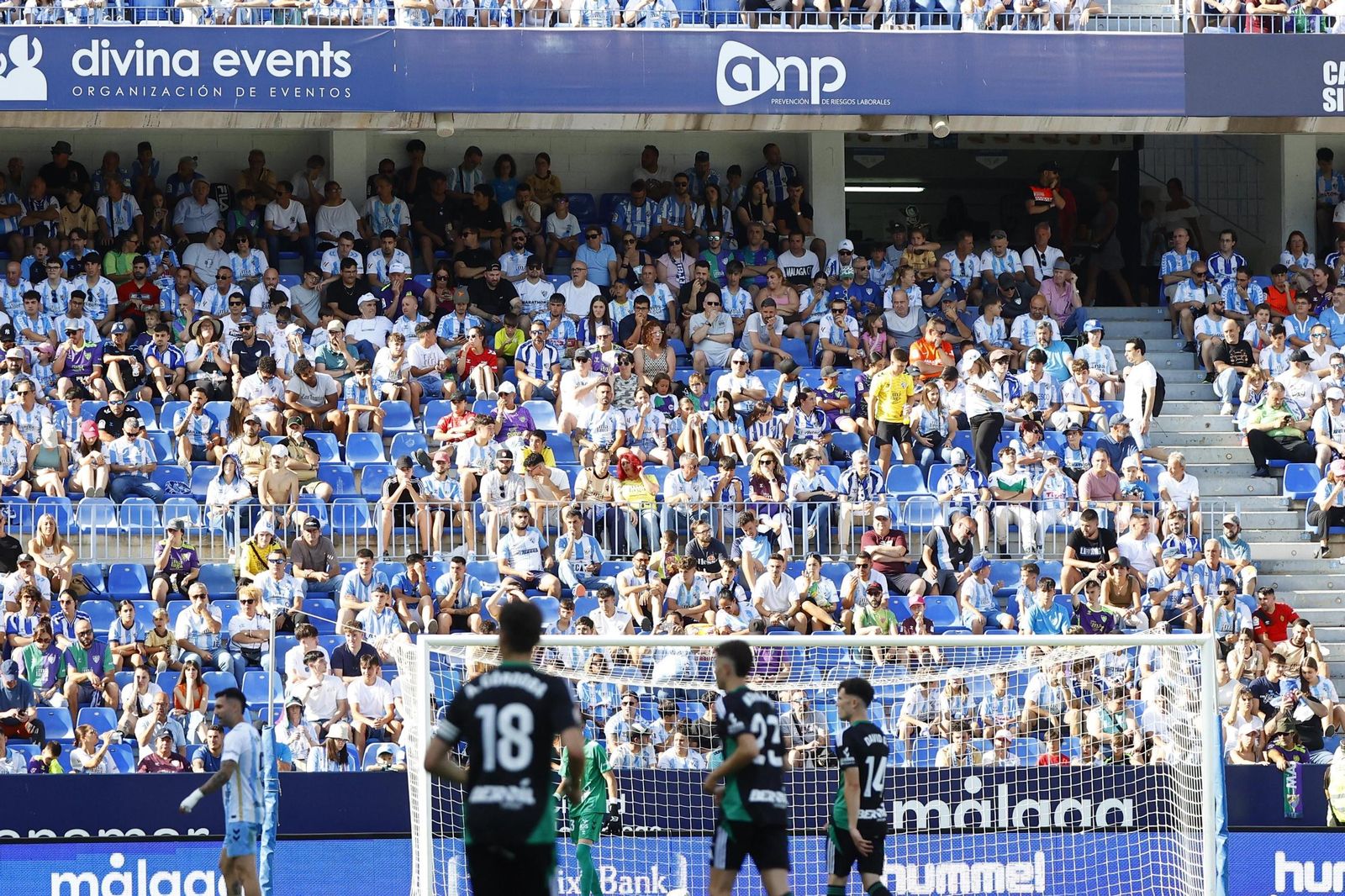 Búscate en las gradas de La Rosaleda en el Málaga CF-Burgos