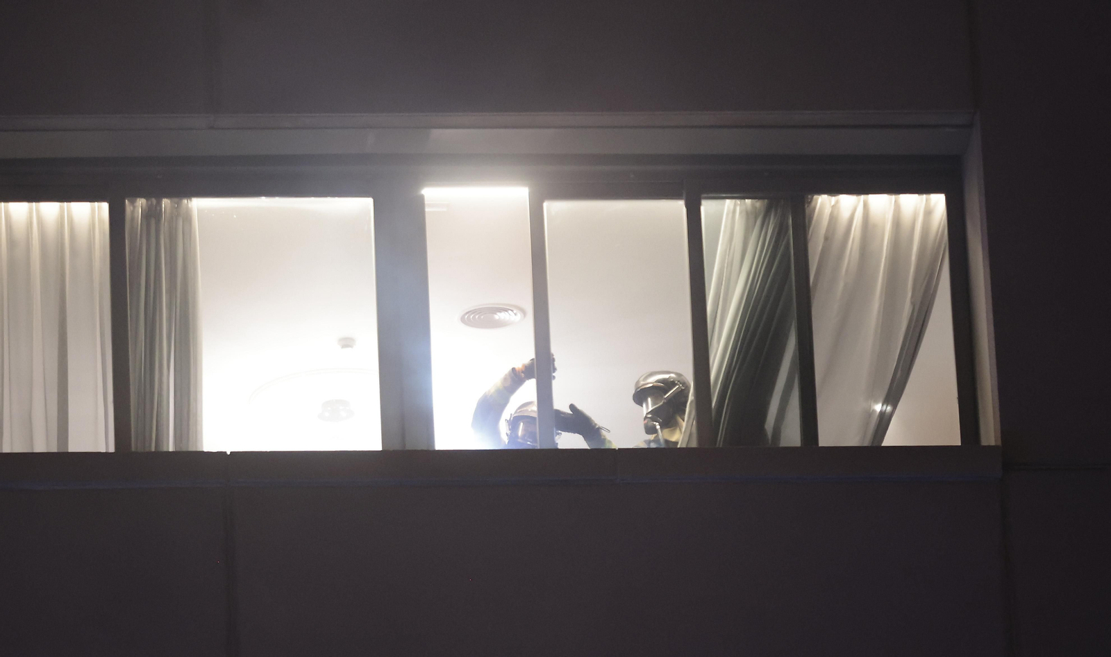 Las imágenes del incendio en el Hotel Isla de la Cartuja