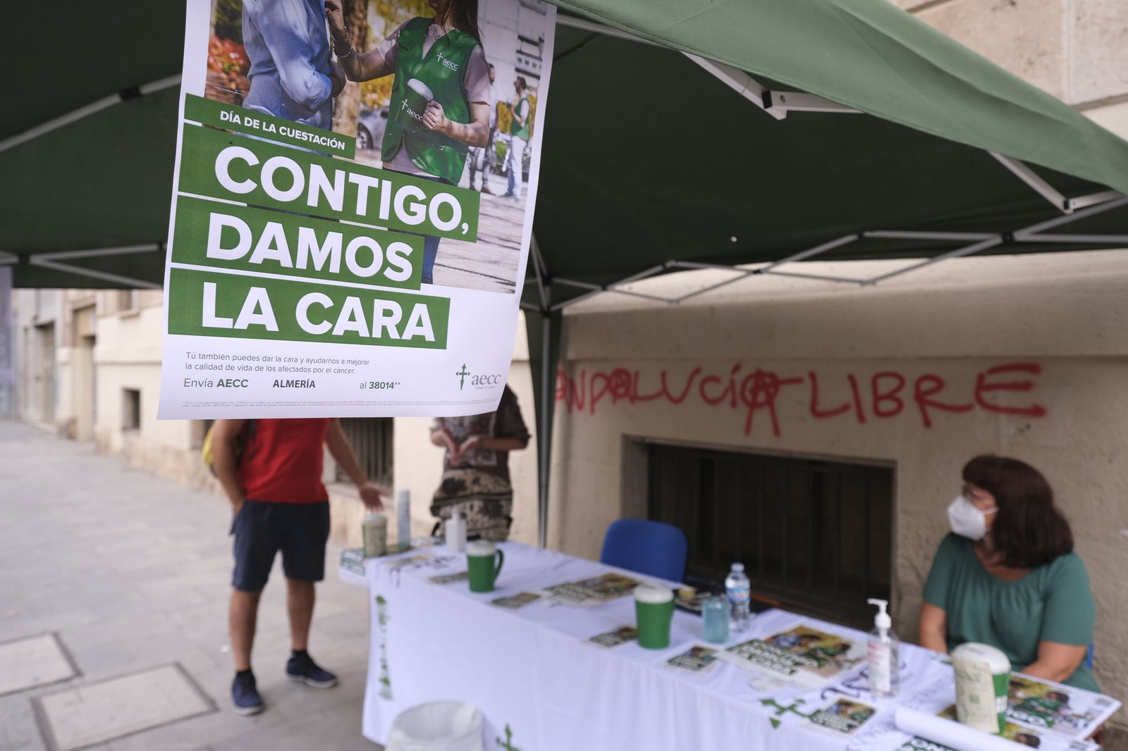 Cuestación de la AECC contra el cáncer en Almería