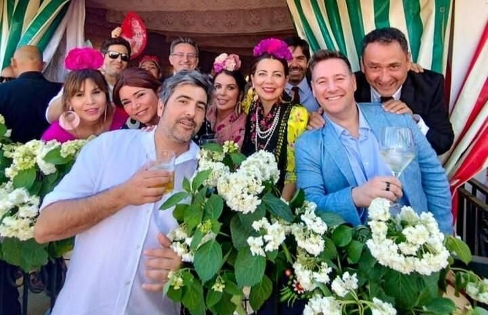 Y una de las reuniones más celebradas del pasado lunes, con imagenes que se siguen compartiendo en las redes, los Estopa, Carlos Latre...