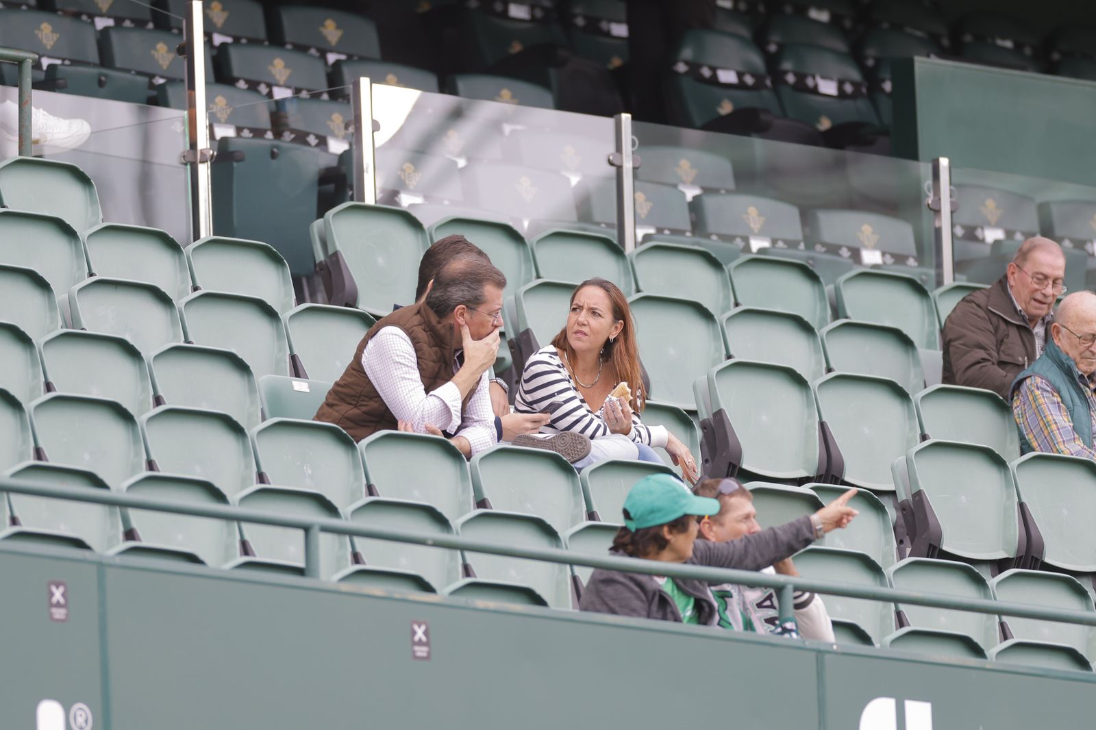 Búscate en las fotos del Betis-Osasuna