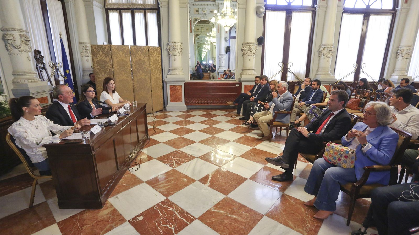Rueda de prensa de presentación del reparto de áreas del nuevo equipo de gobierno.