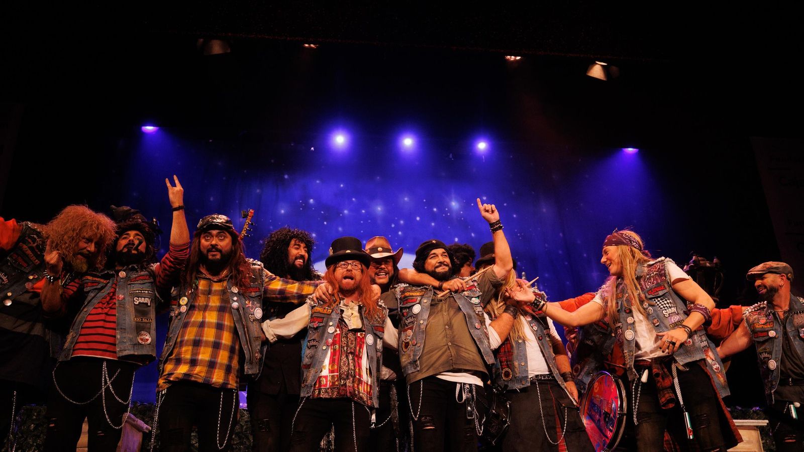 Búscate entre las mejores imágenes de la final del COAC 2025 del Carnaval de Cádiz