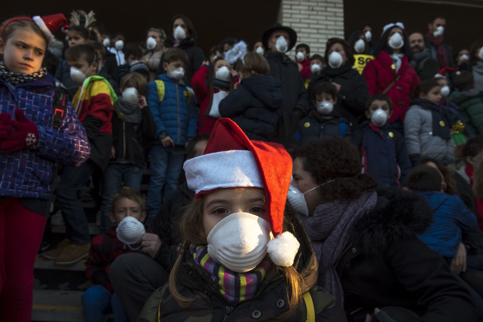 Una de las niñas que participaron en la protesta.