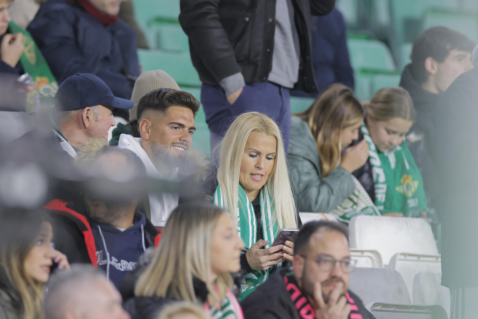 Búscate en las fotos del Betis-Girona