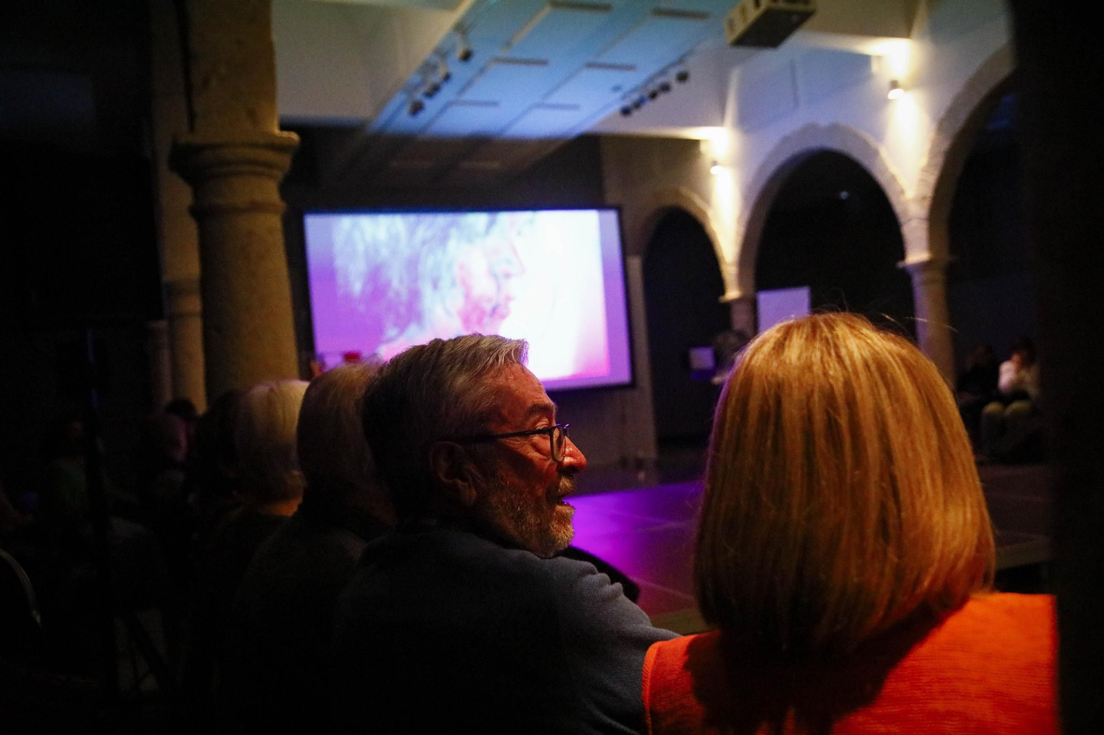 El Centro Andaluz de la Fotografía de Almería presenta el calendario 2025 con la actuación de la bailaora María Moreno, en imágenes