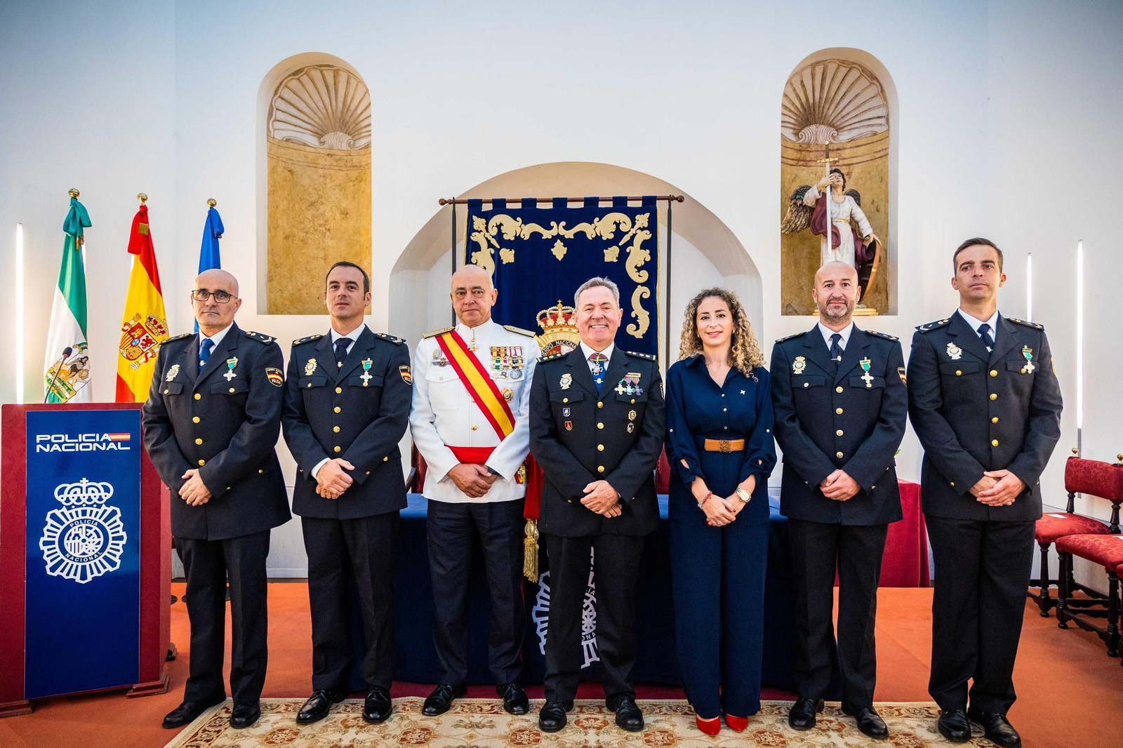 Personal de la Comisaría de San Fernando condecorado en el día de los patronos de la Policía Nacional Personal de la Comisaría de San Fernando condecorado en el día de los patronos de la Policía Nacional