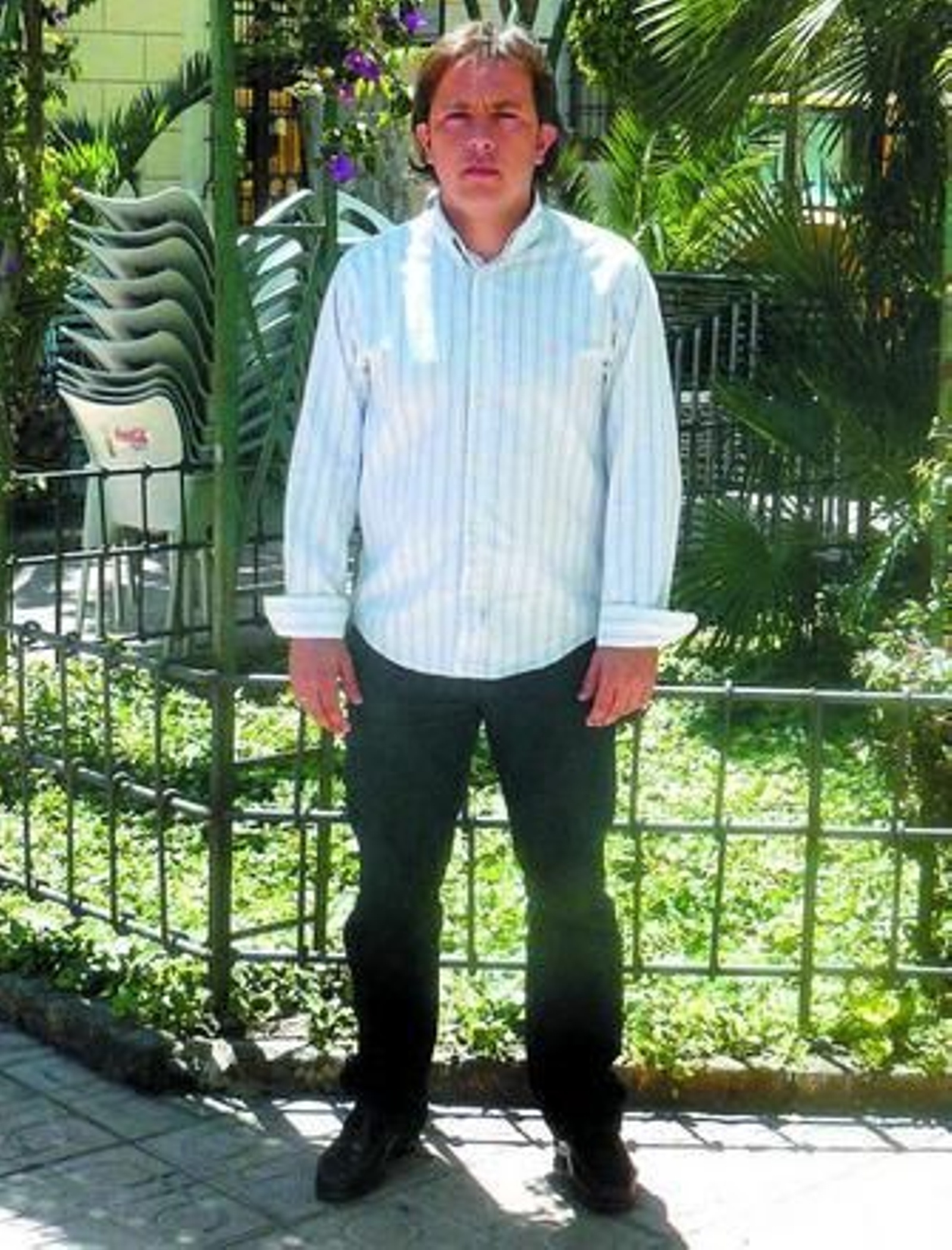 Andrés Fernández, ayer en la plaza Marqués de Heredia.