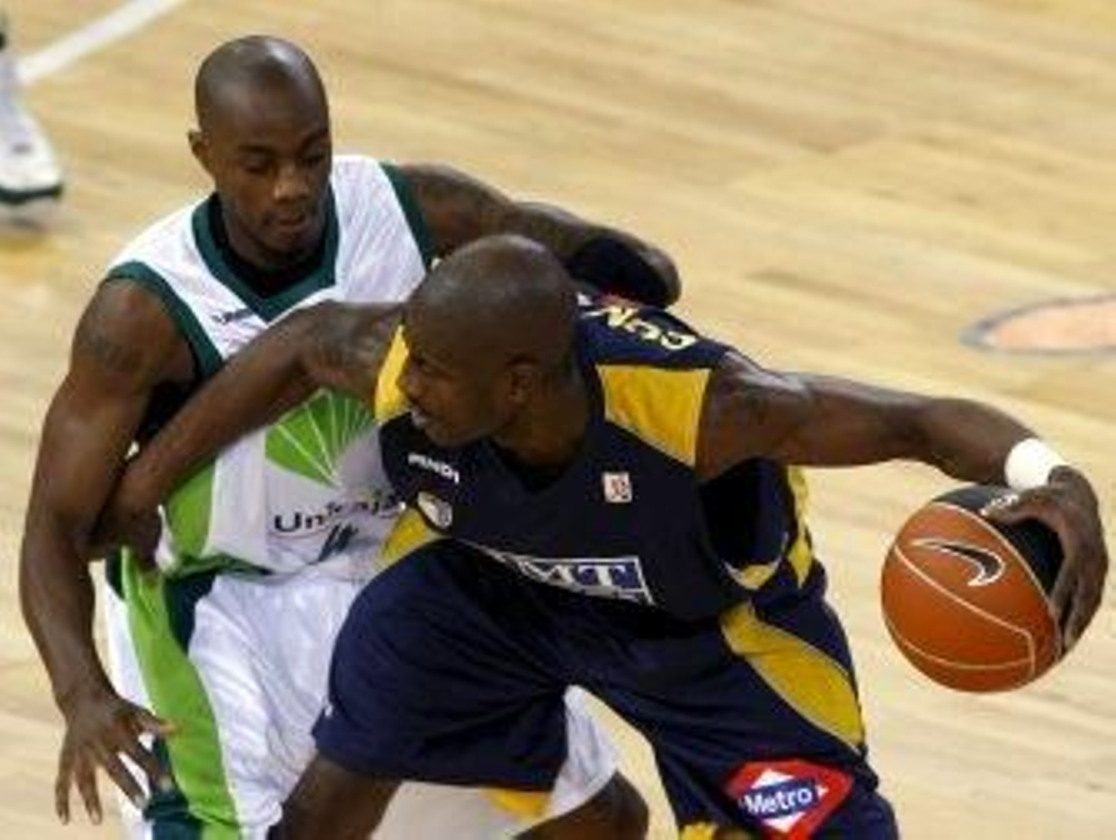 Estudiantes-Unicaja (78-82): El que golpea el último ...