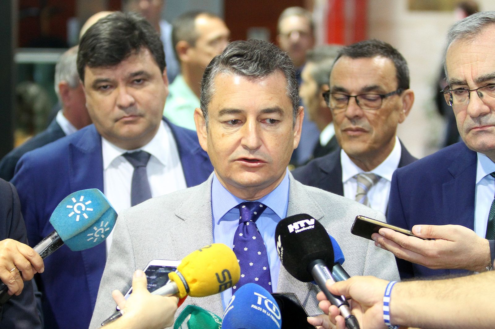 Imágenes de la toma de posesión del nuevo presidente del Puerto de Huelva, José Luis Ramos.