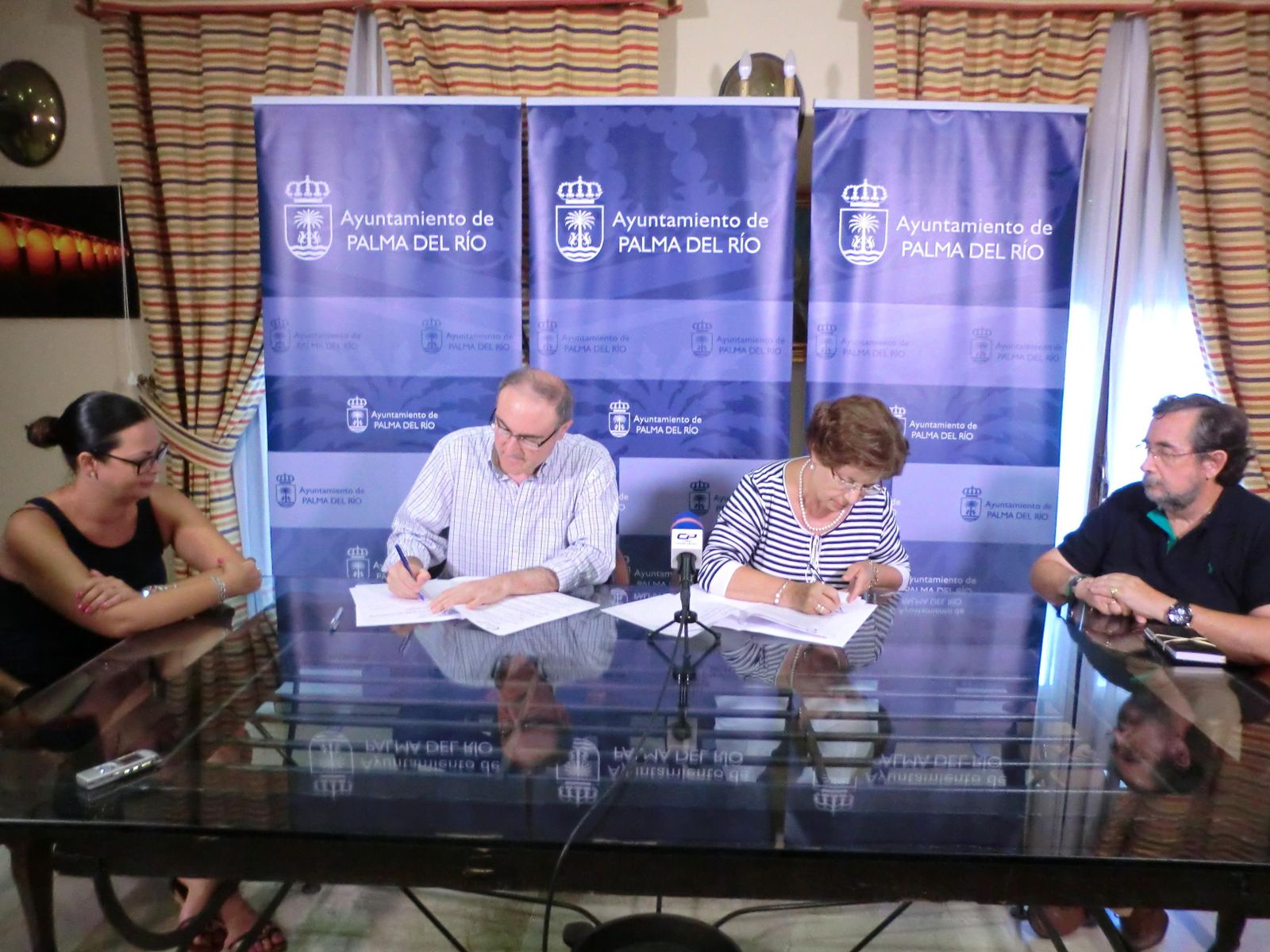 Firma del convenio con la Hermandad de la Virgen de Belén.