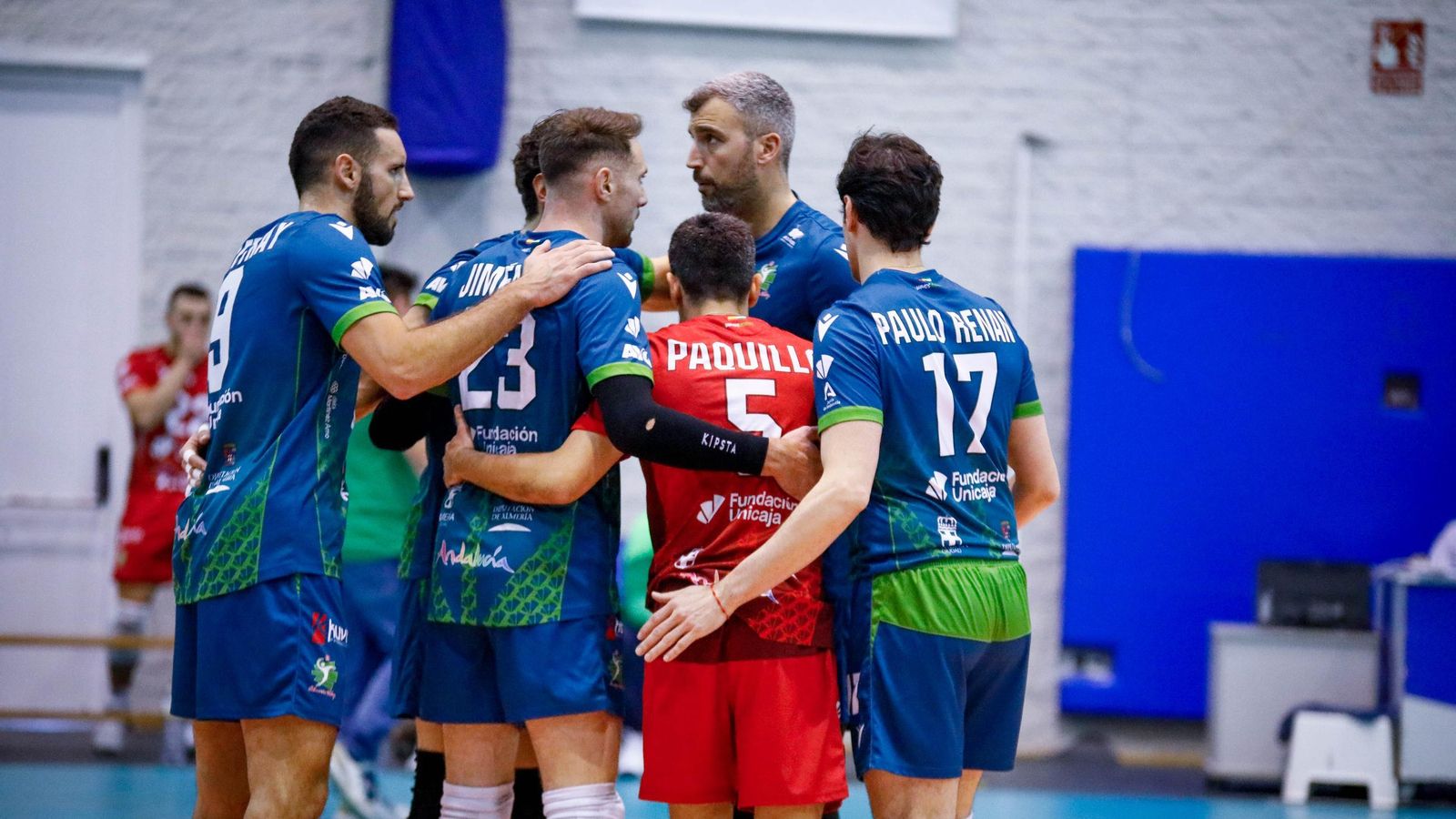 Los ahorradores se conjuran tras la disputa de un punto durante el encuentro ante los valencianos.