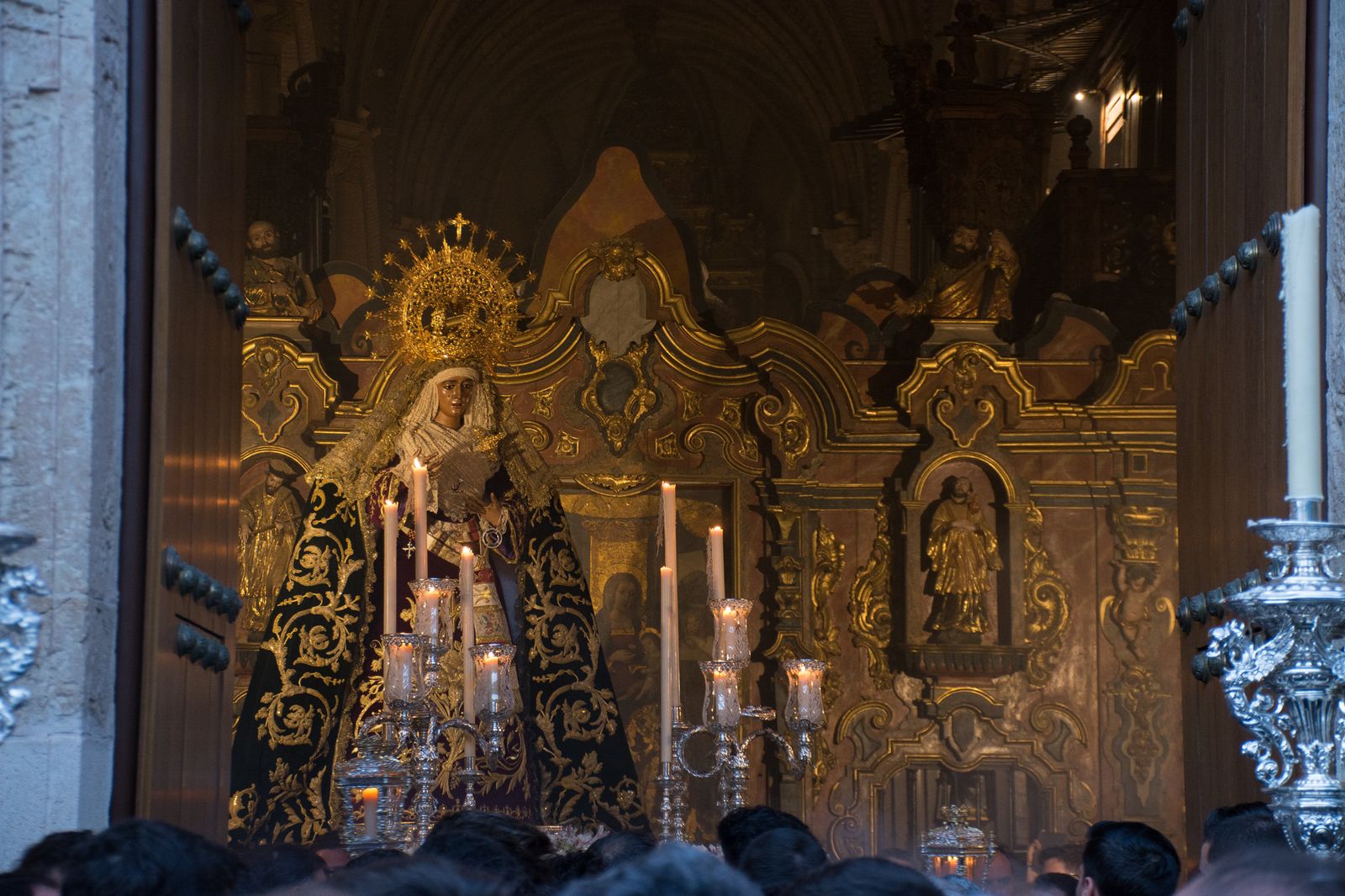 Traslado de la Esperanza de Triana a su capilla