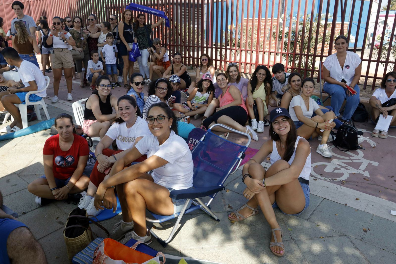 Fotogalería de los fans que esperan en cola para el concierto de David Bisbal
