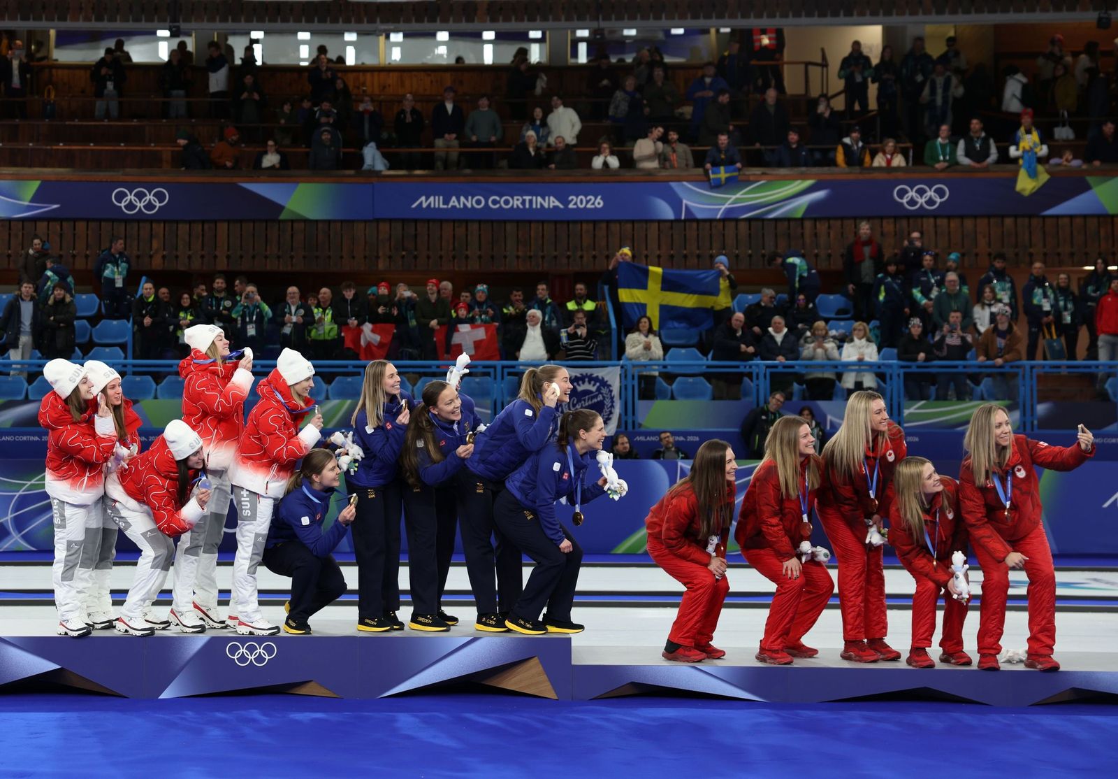 Las mejores fotos de los Juegos Olímpicos de invierno Milán Cortina d'Ampezzo 2026 | Ceremonia de clausura y jornada 17 y última