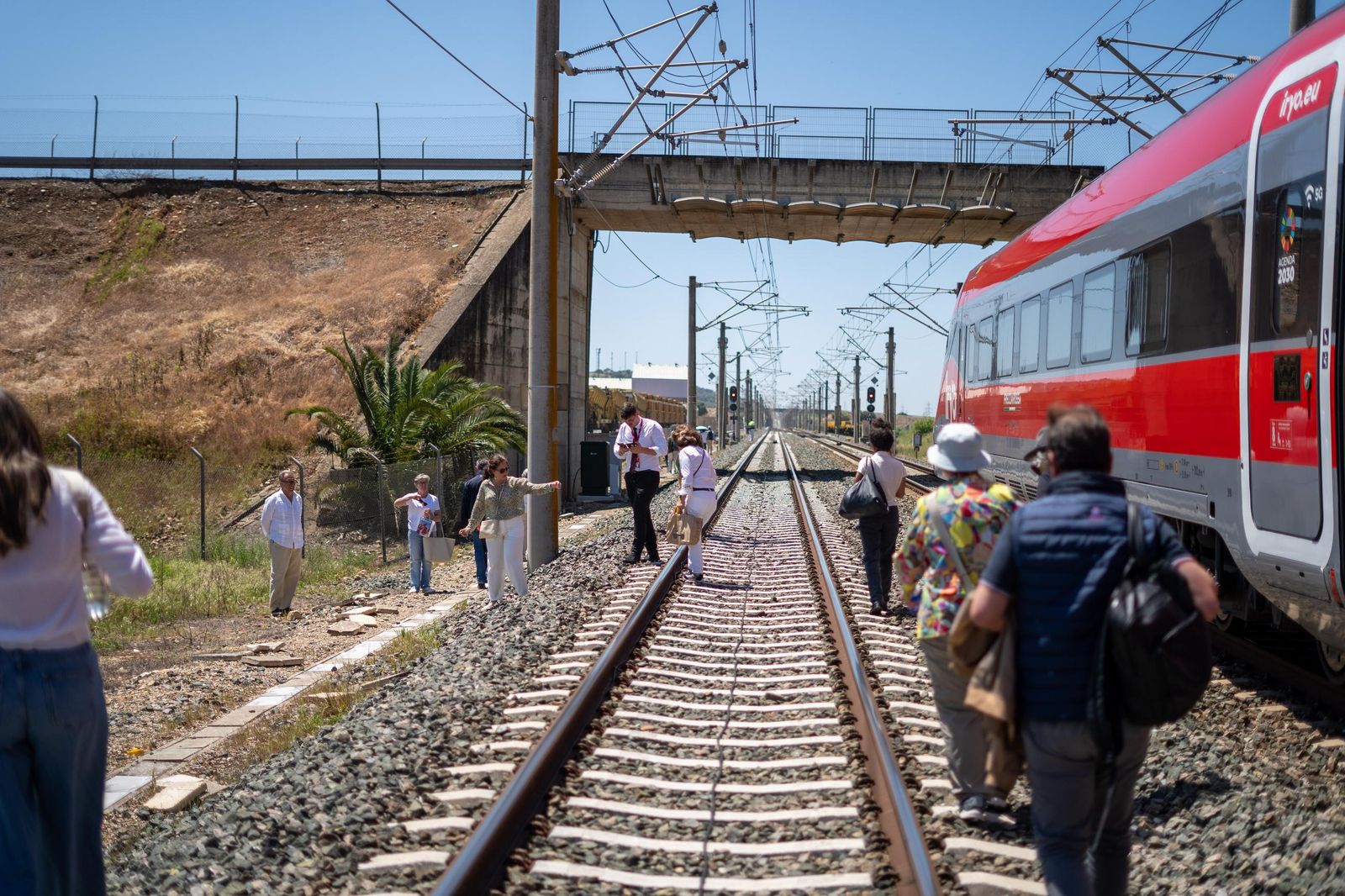 Un pueblo de Hornachuelos atendió y dio cobijo a los viajeros del Iryo Madrid-Sevilla afectados por el apagón