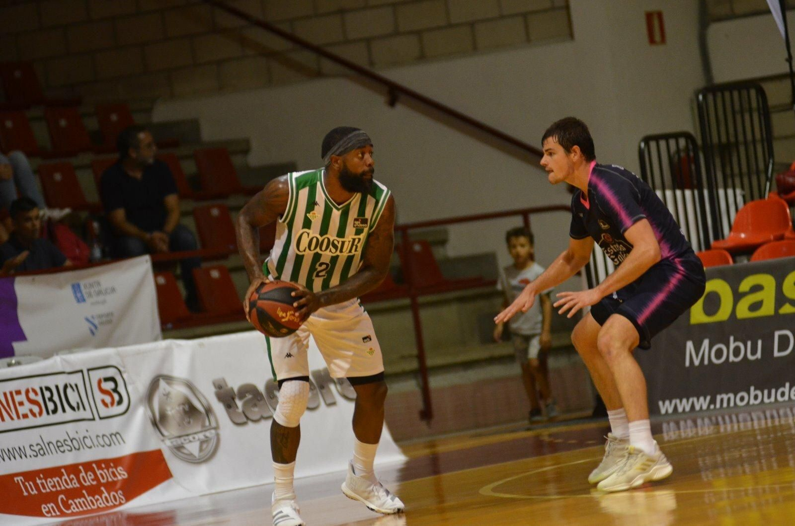 KC Rivers, con la pelota en el partido ante Obradoiro.