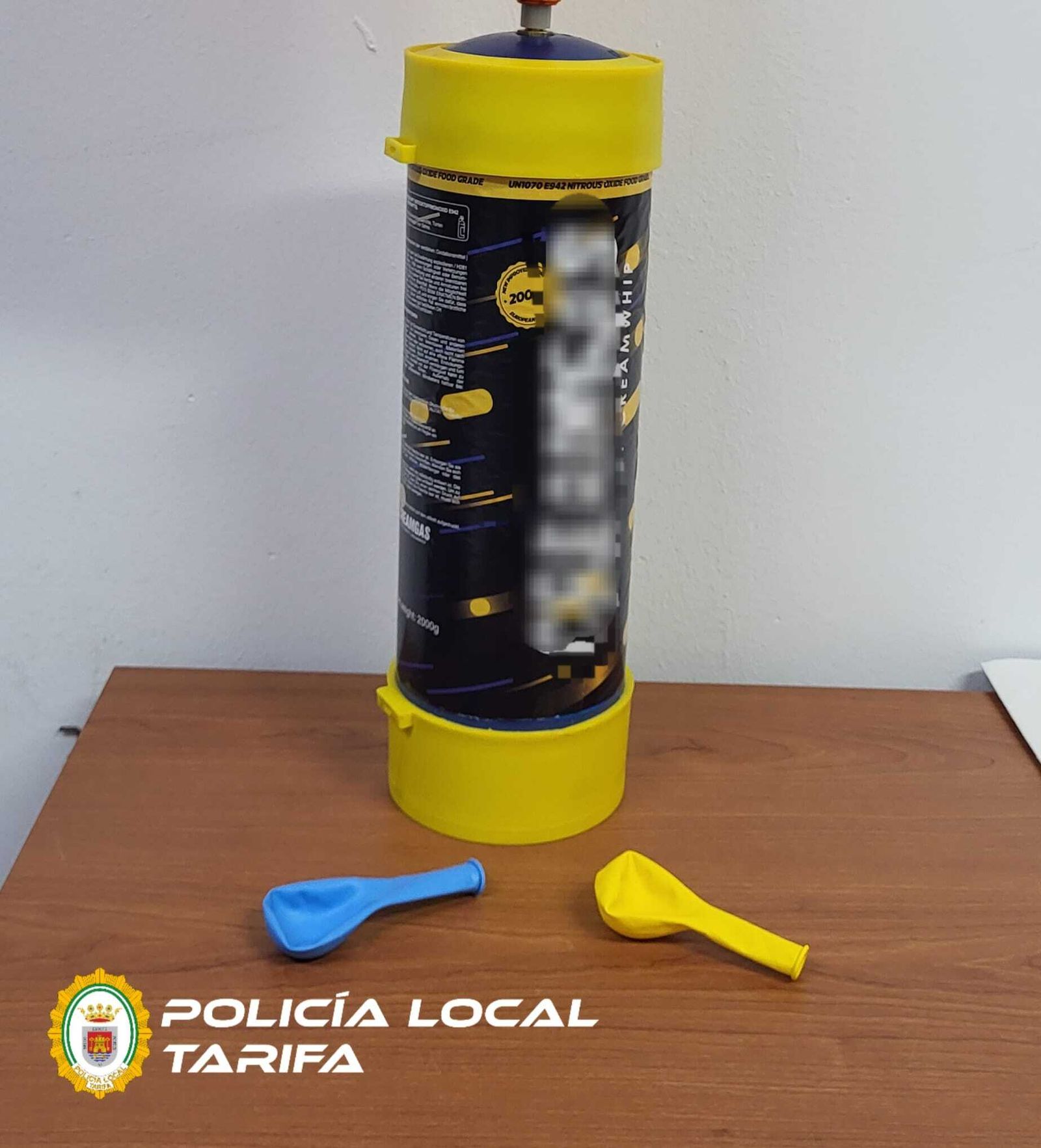 Objetos incautados por  la Policía Local de Tarifa durante la noche del martes.