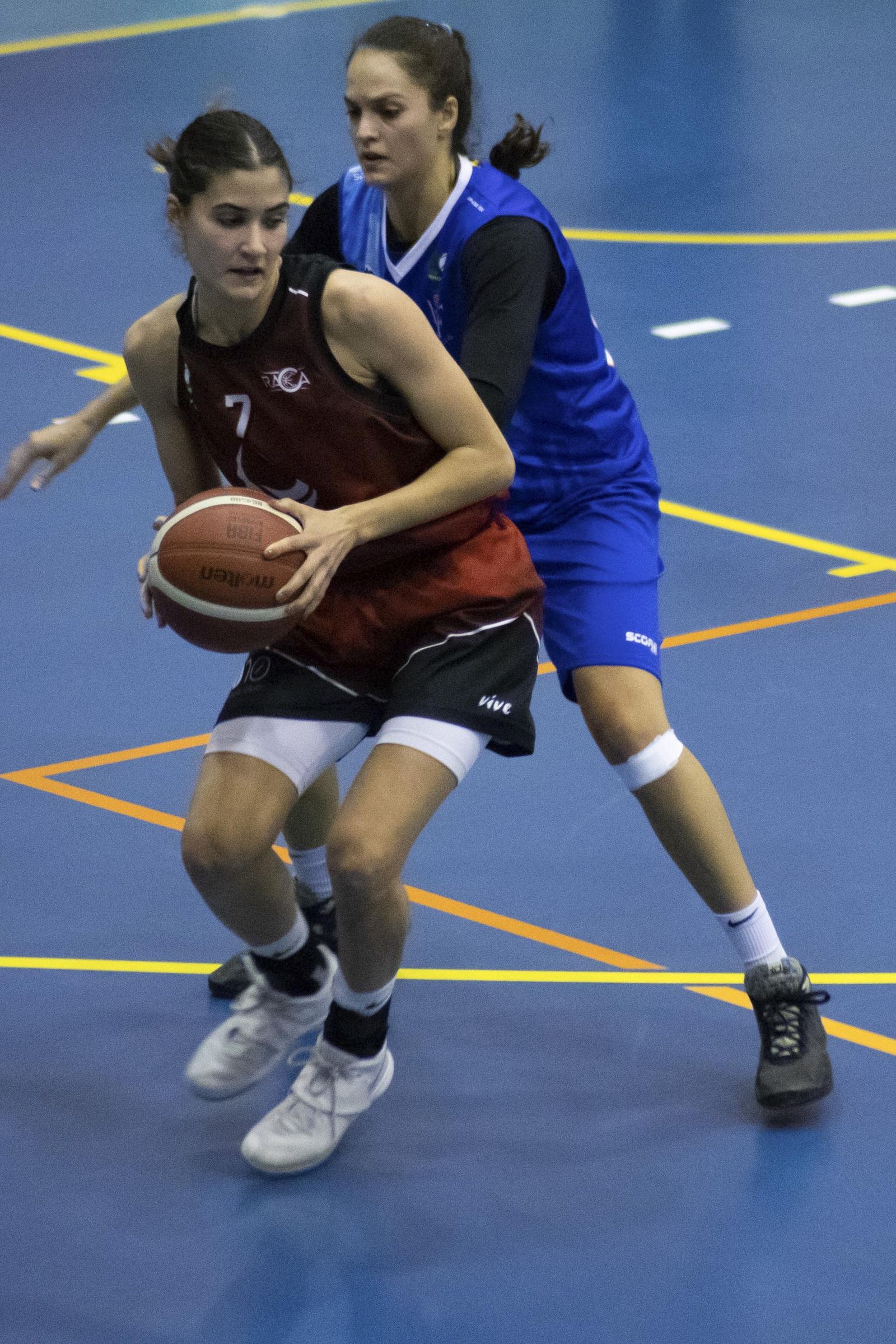 Arrojo compatibilizará sus estudios con el baloncesto.