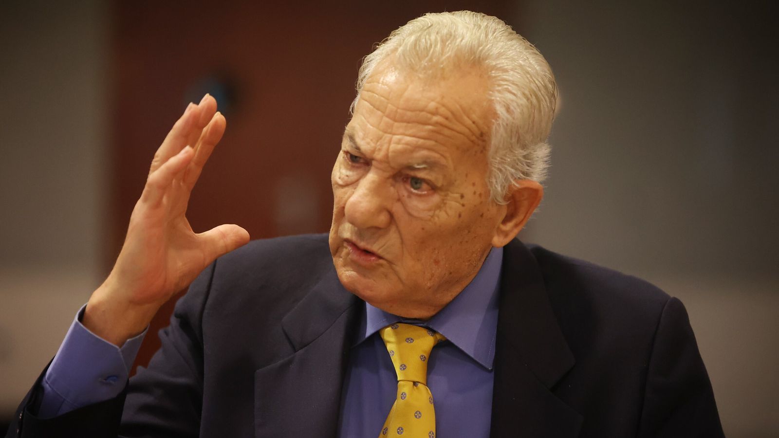 José María Gutiérrez, en plena conversación.