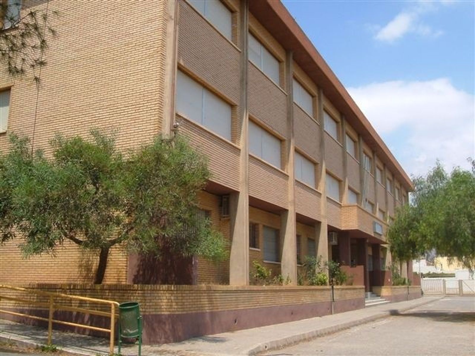 Vista parcial del IES Pablo Picasso.