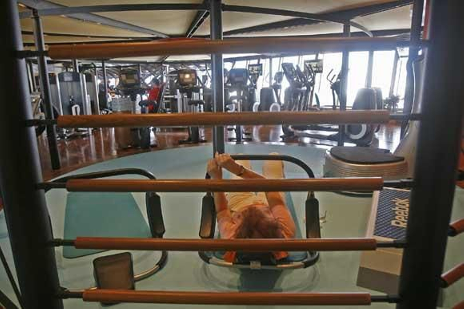 El 'Aidablu' es el primero de los 300 buques de este tipo que atracarán este año en el Puerto de Cádiz

Foto: Joaquin Pino