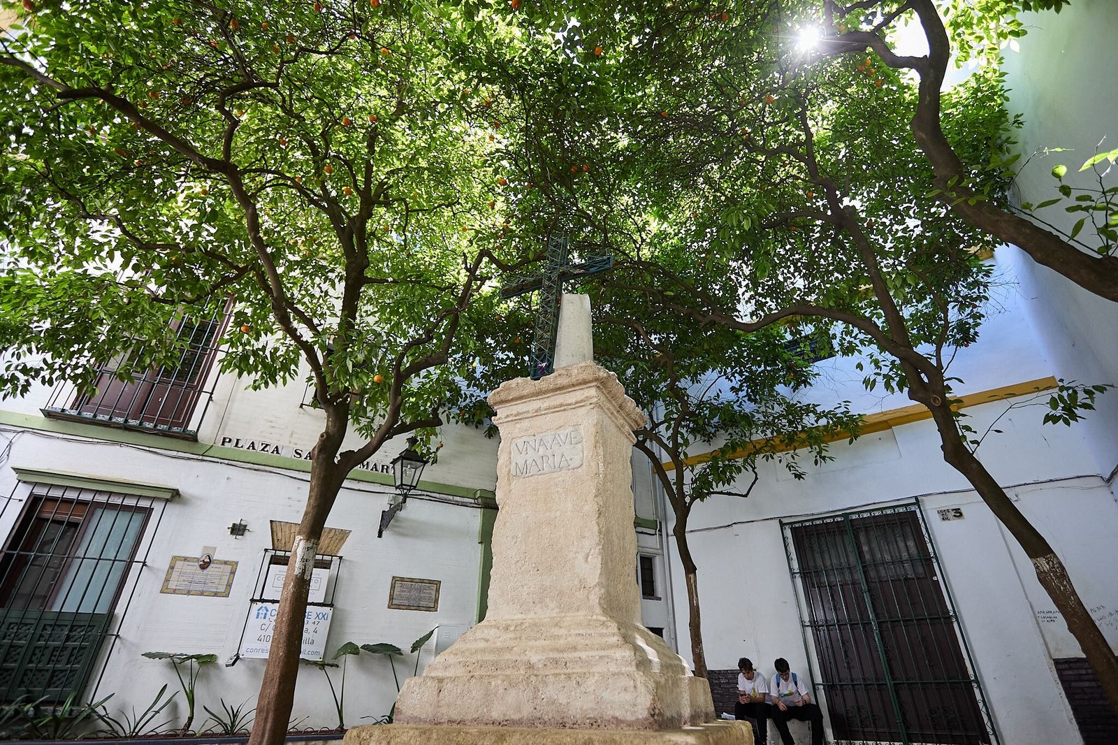 Patrimonio aprueba la restauración de la Cruz de San Lázaro de la Plaza de Santa Marta.