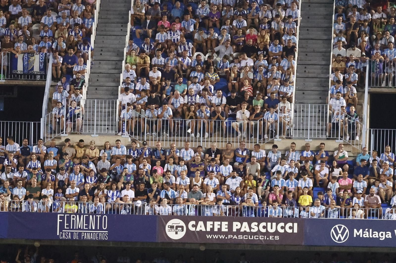 Búscate en las gradas de La Rosaleda en el Málaga CF-Real Sociedad B