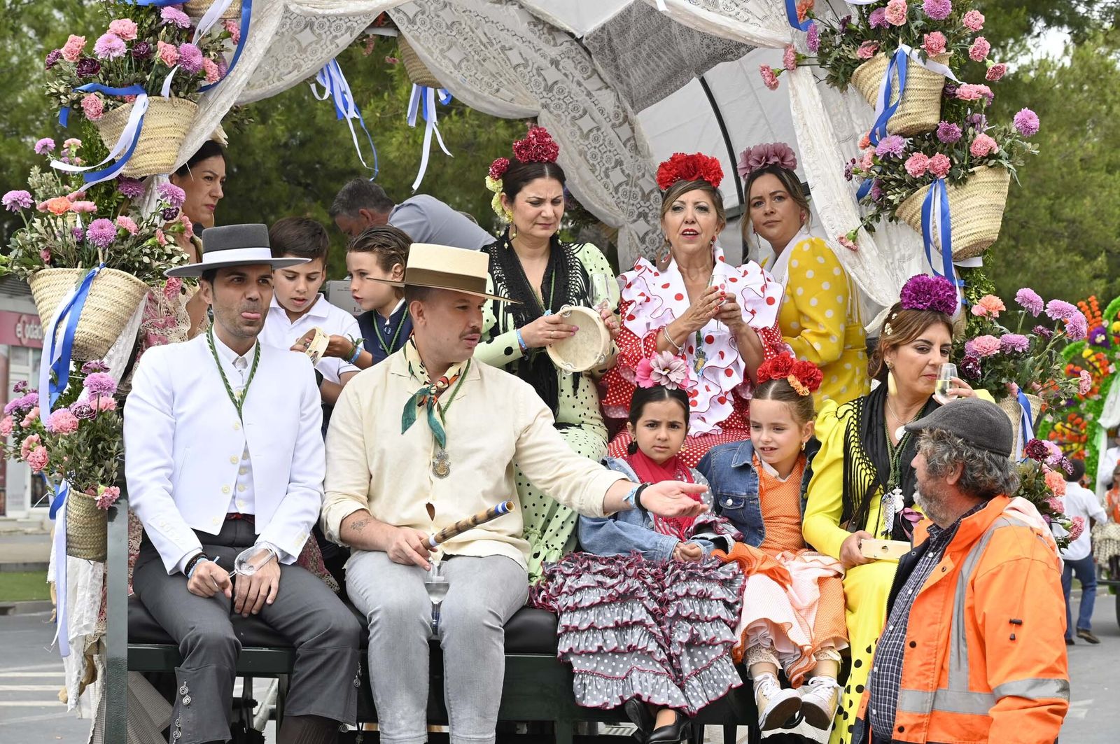 Imágenes de los carros de la Hermandad del Rocío de Huelva