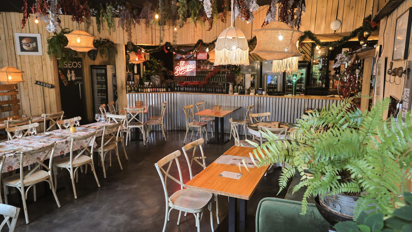 El lugar destaca por su elegancia y decoración.