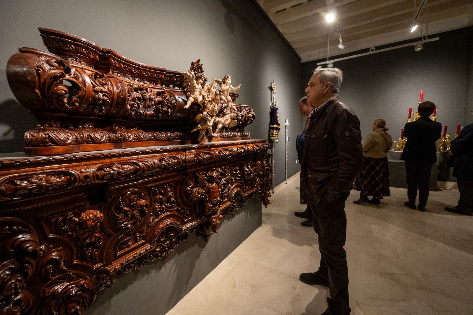 La exposición de la Fundación Cajasol ofrece un amplio recorrido por los estrenos de la Semana Santa 2026 de Cádiz.