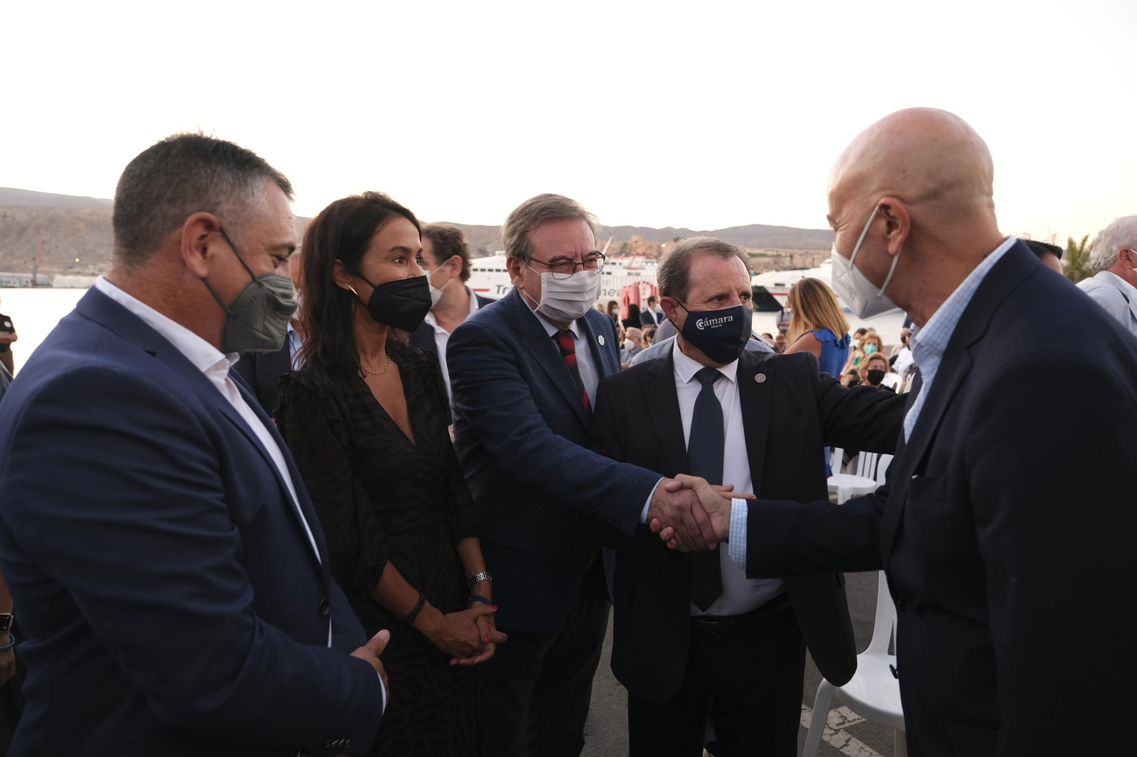 Fotogalería acto reivindicativo por la llegada del AVE a Almería.
