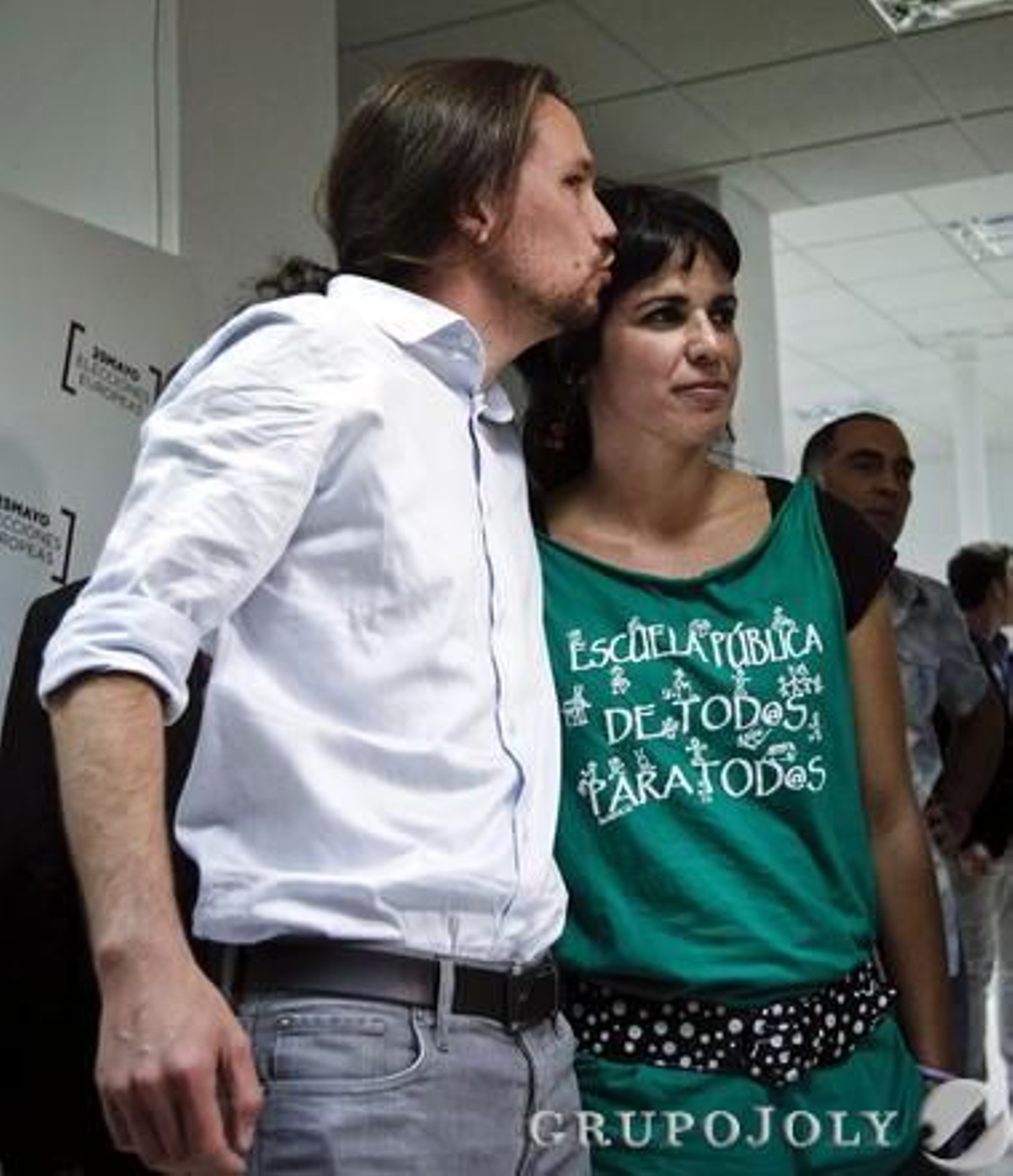 Celebración entre los simpatizantes de Podemos

Foto: EFE