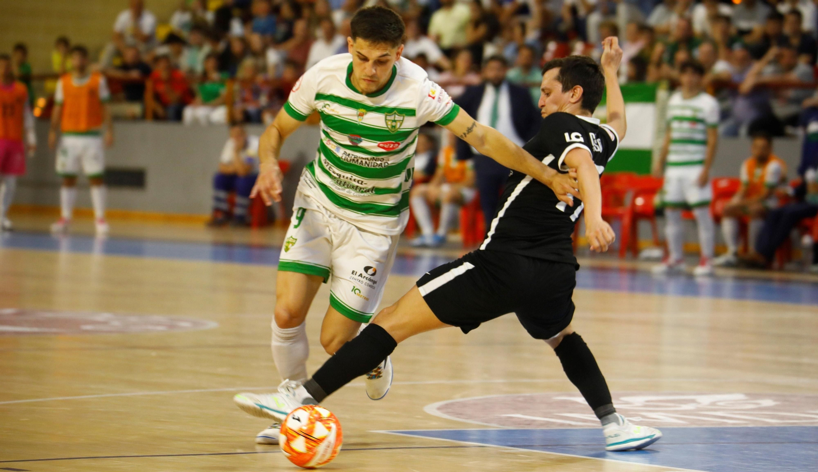 Álex Viana, durante un partido de esta temporada.