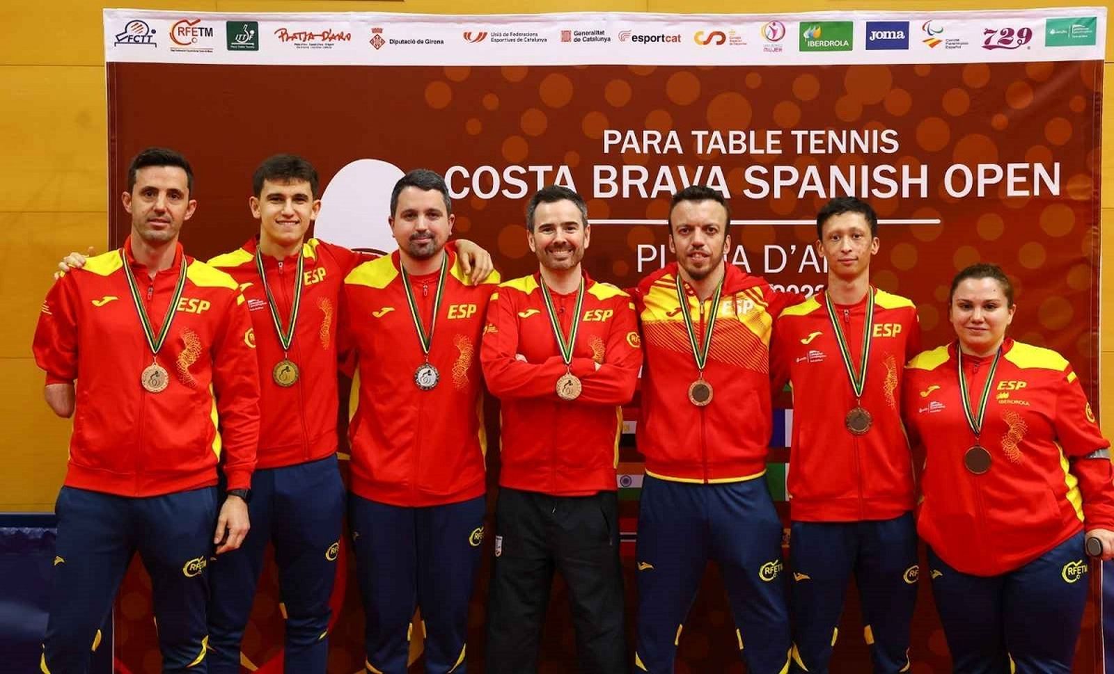 José Manuel Ruiz, a la izquierda, junto con el resto de integrantes de la Selección española.