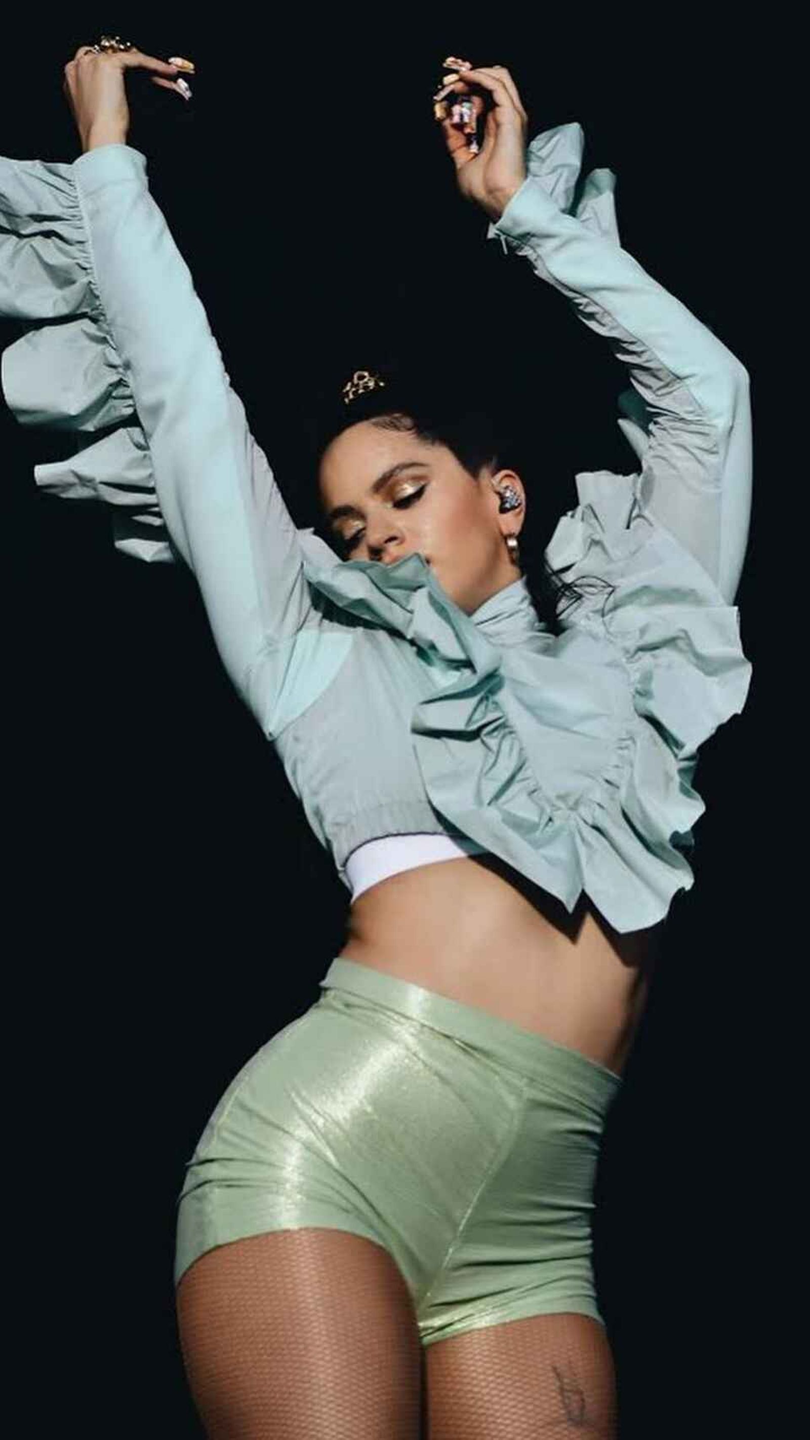 Rosalía, con un conjunto de Dominnico.