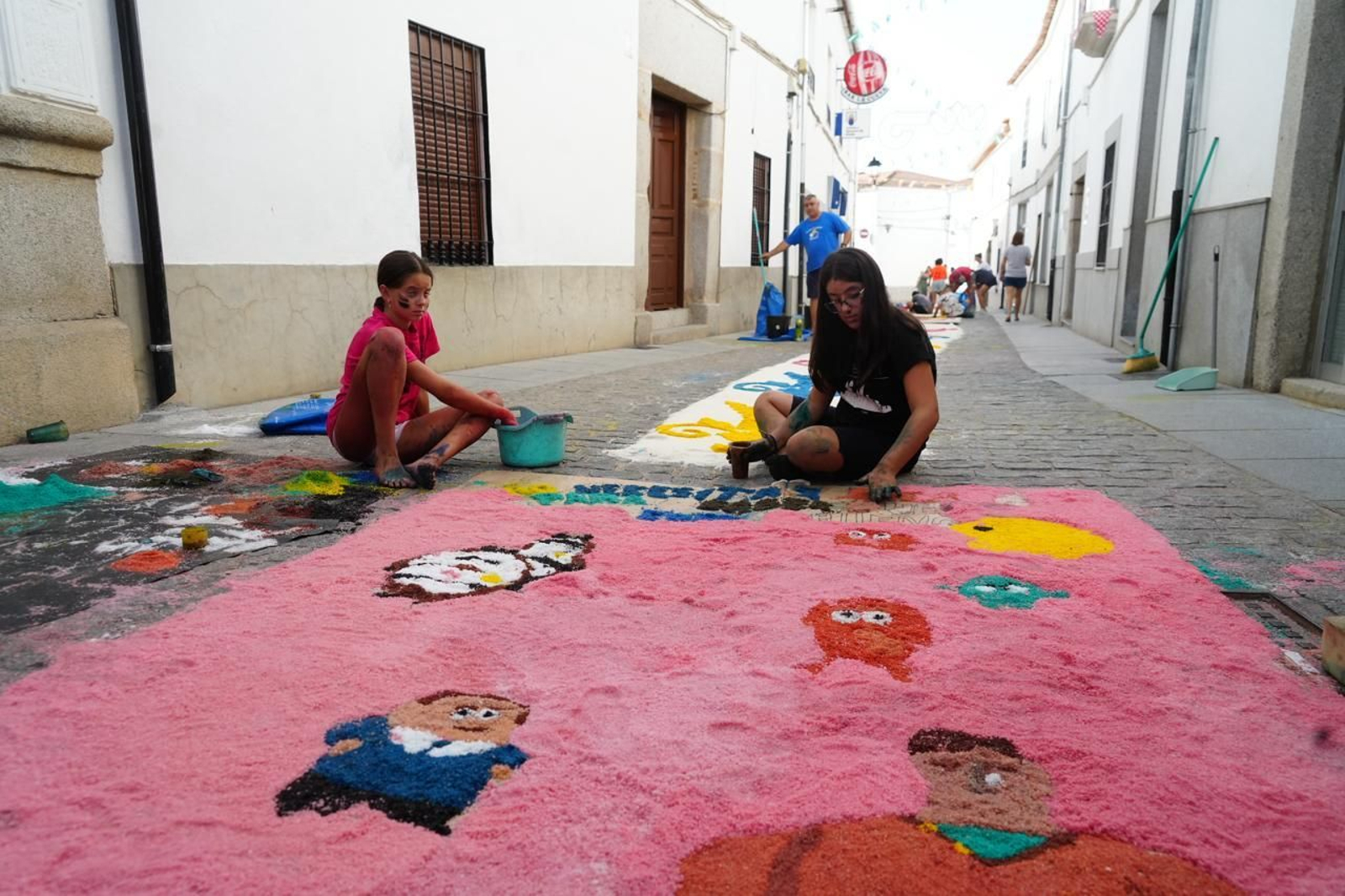 Alfombras de colores por San Roque en Dos Torres