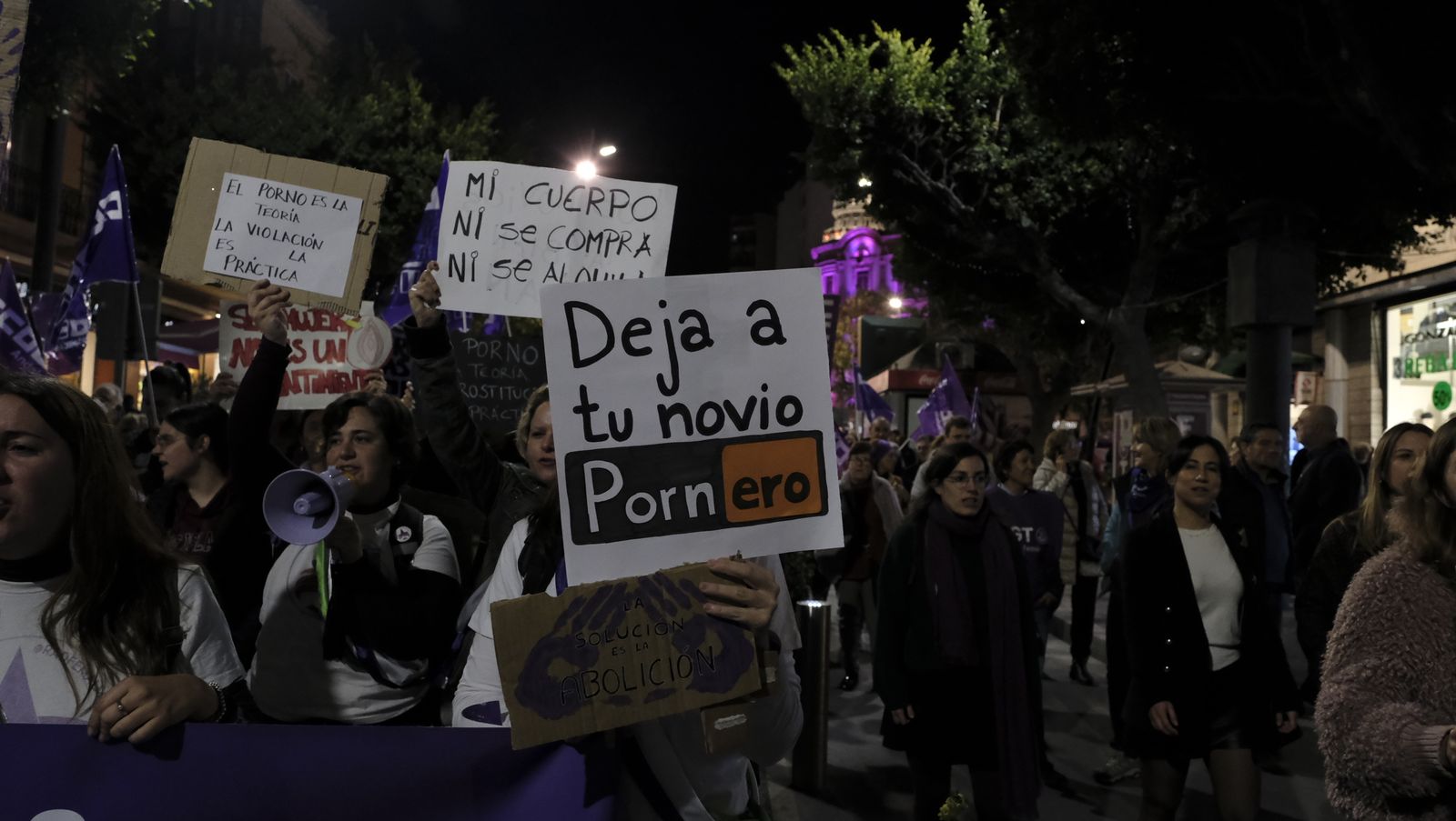 Imágenes de las manifestaciones por el Día de la Mujer en Almería