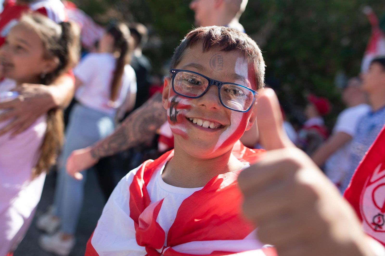 Encuéntrate en la grada de Los Cármenes en el partido del Granada CF-Elche