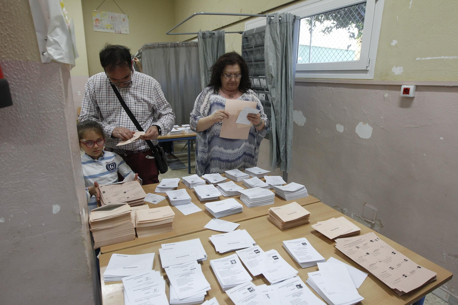 Fotogalería votaciones Elecciones Generales 2019. Almería