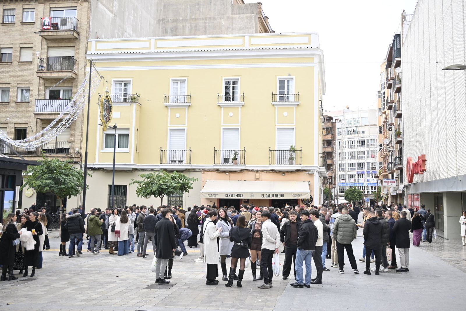 Búscate en las mejores fotografías del tardeo de este 31 de diciembre en Huelva